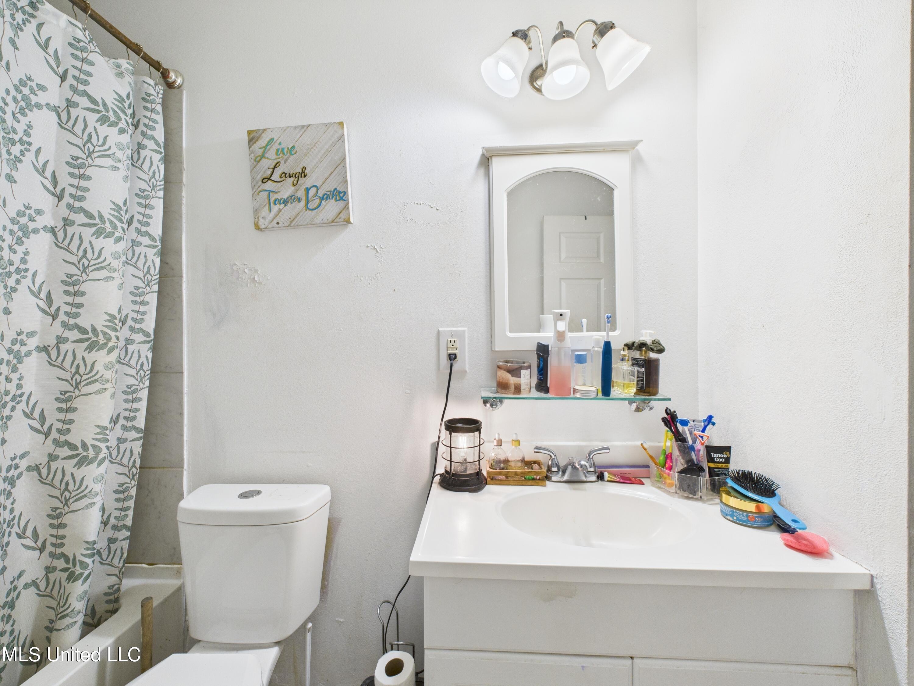 2112 Woodbury Road Property Photo 8