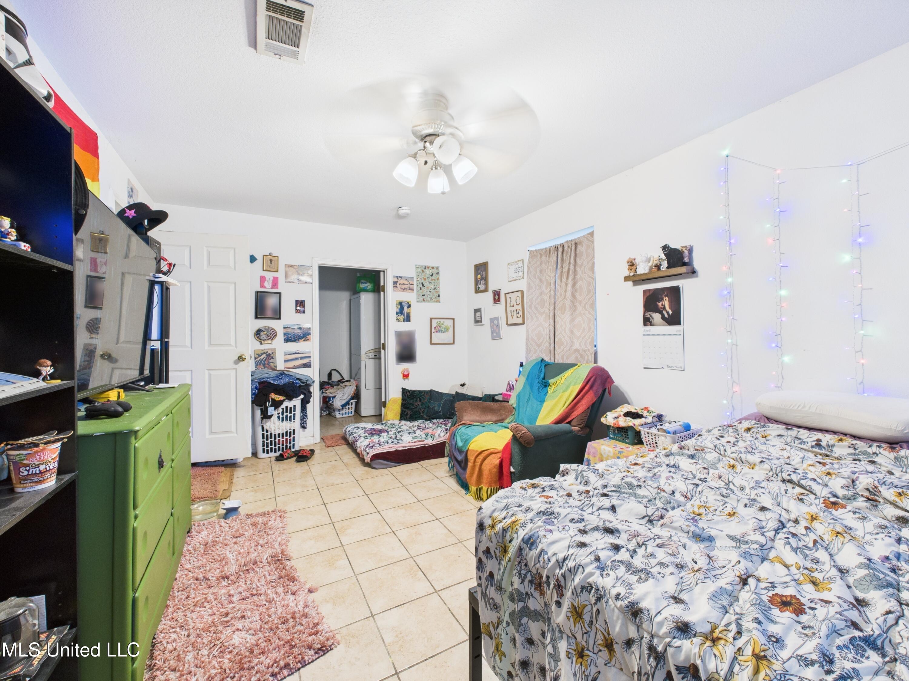 2112 Woodbury Road Property Photo 9