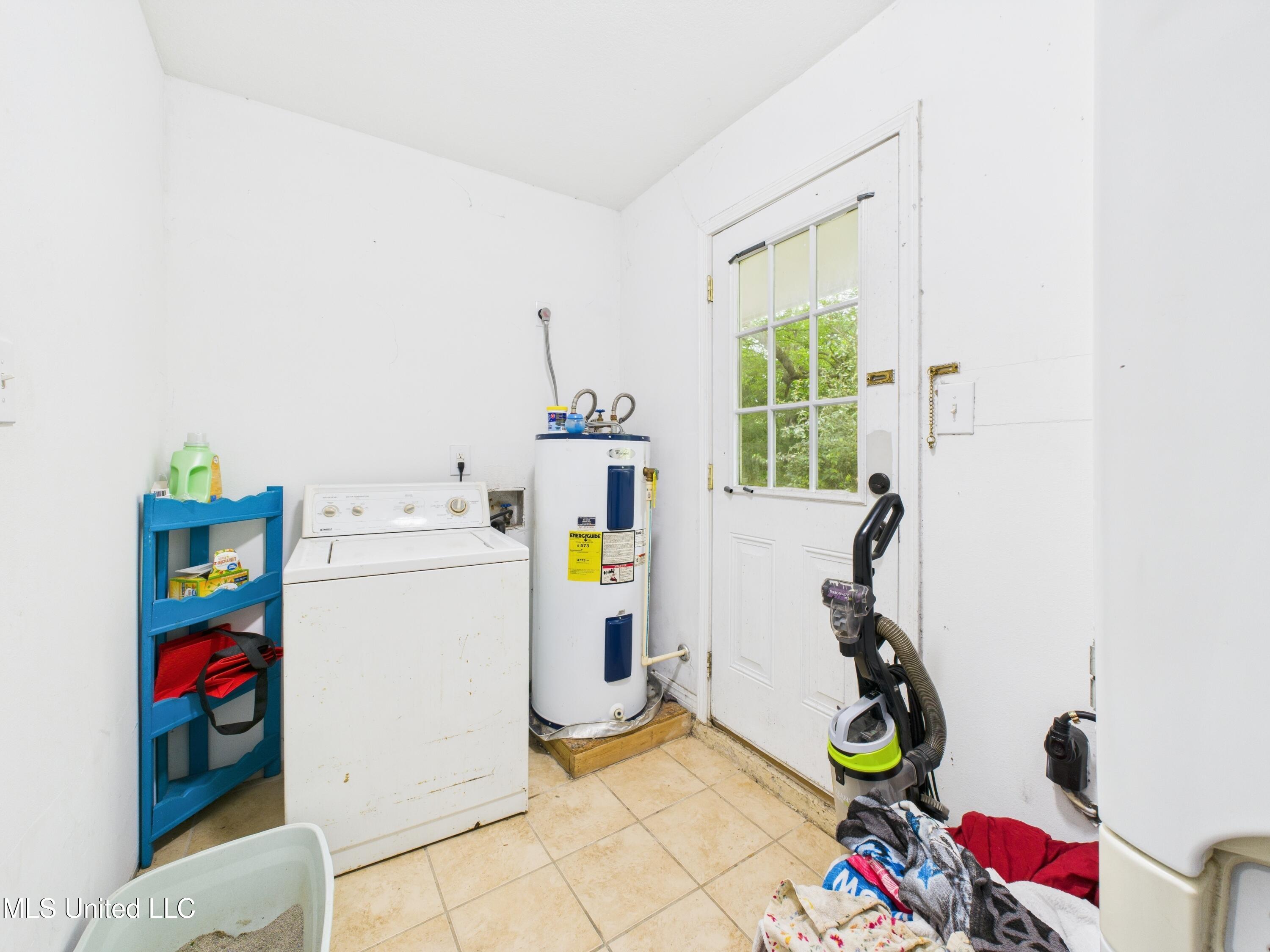2112 Woodbury Road Property Photo 11