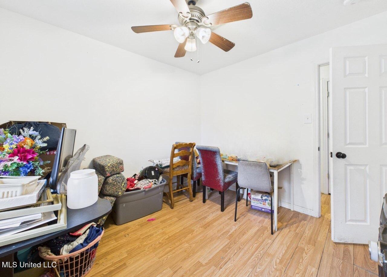 2112 Woodbury Road Property Photo 12
