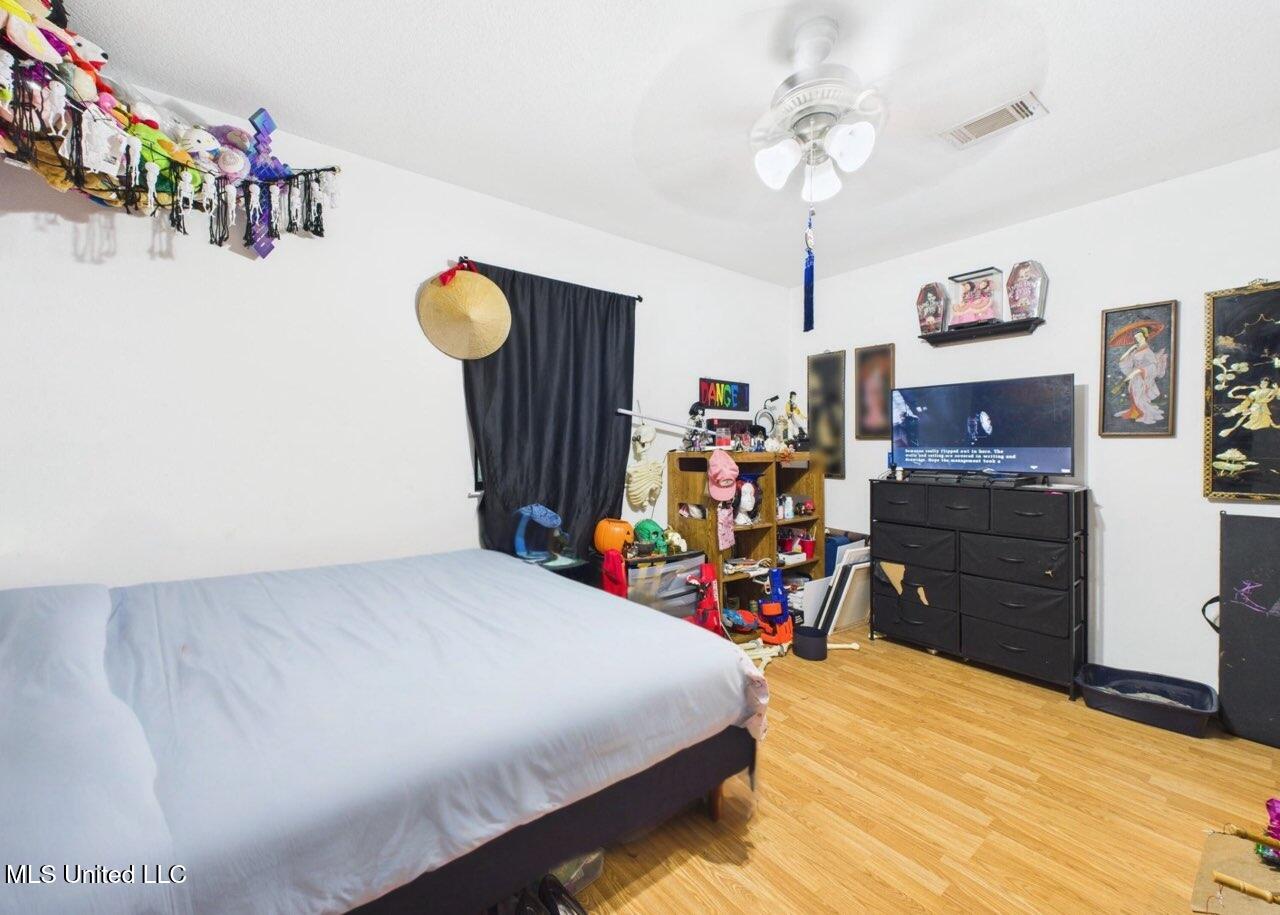 2112 Woodbury Road Property Photo 14