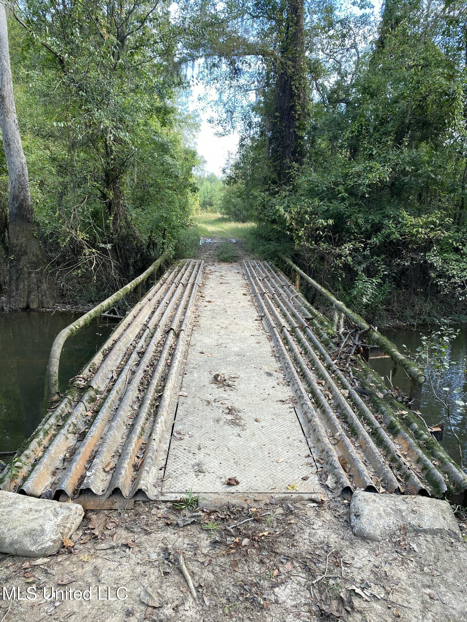 Big Cedar Creek Road Property Photo 10
