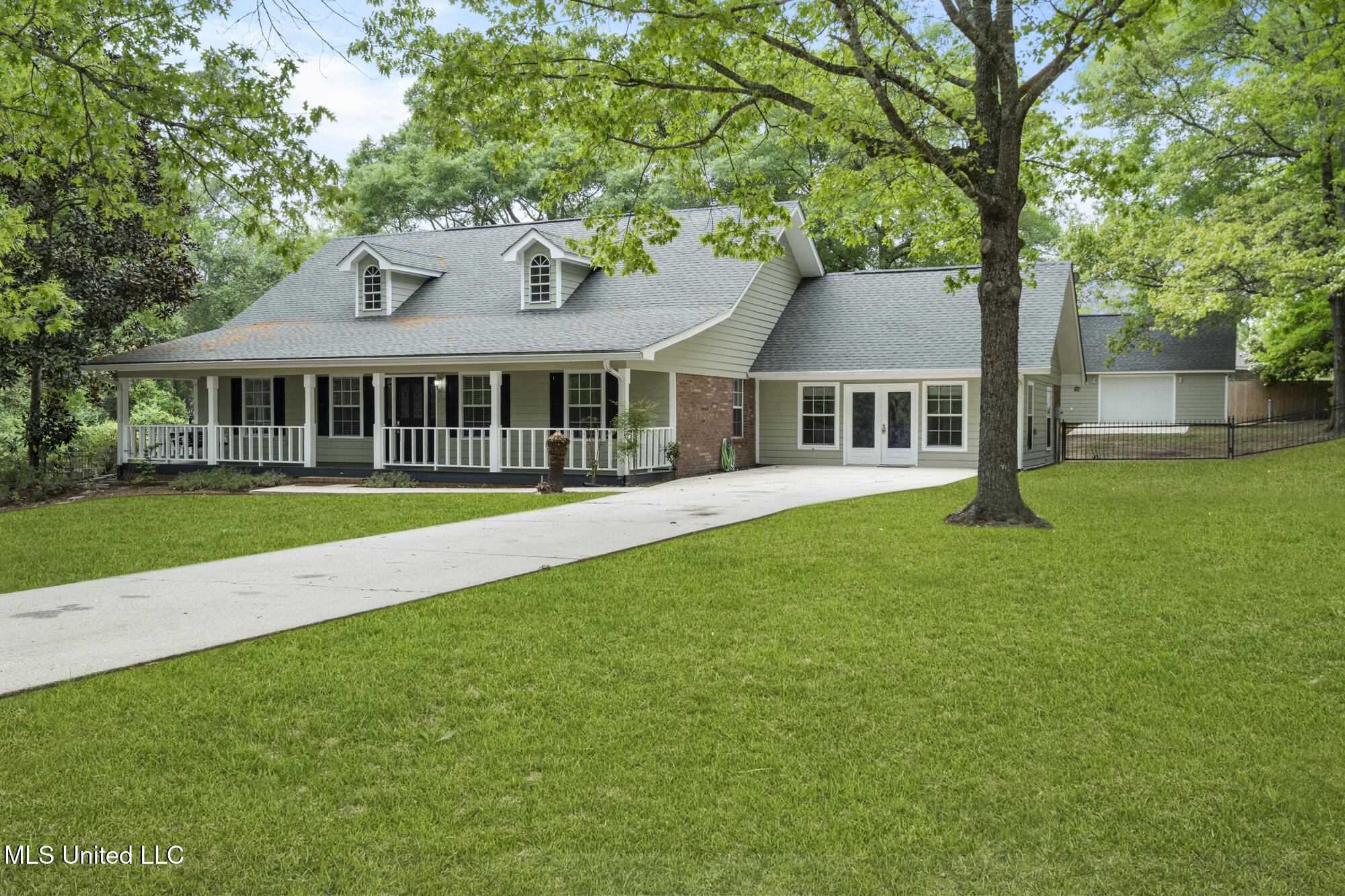 18401 Dogwood Lane Property Photo 1