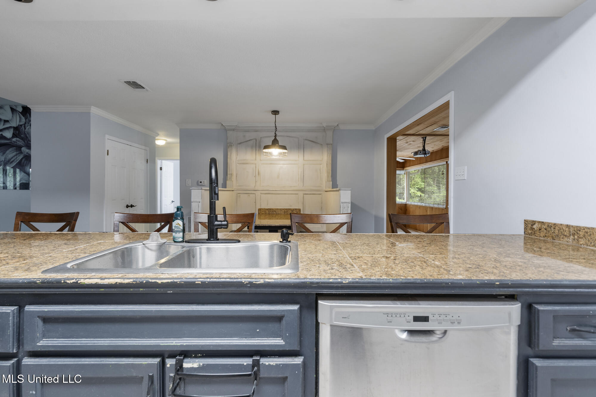 18401 Dogwood Lane Property Photo 10