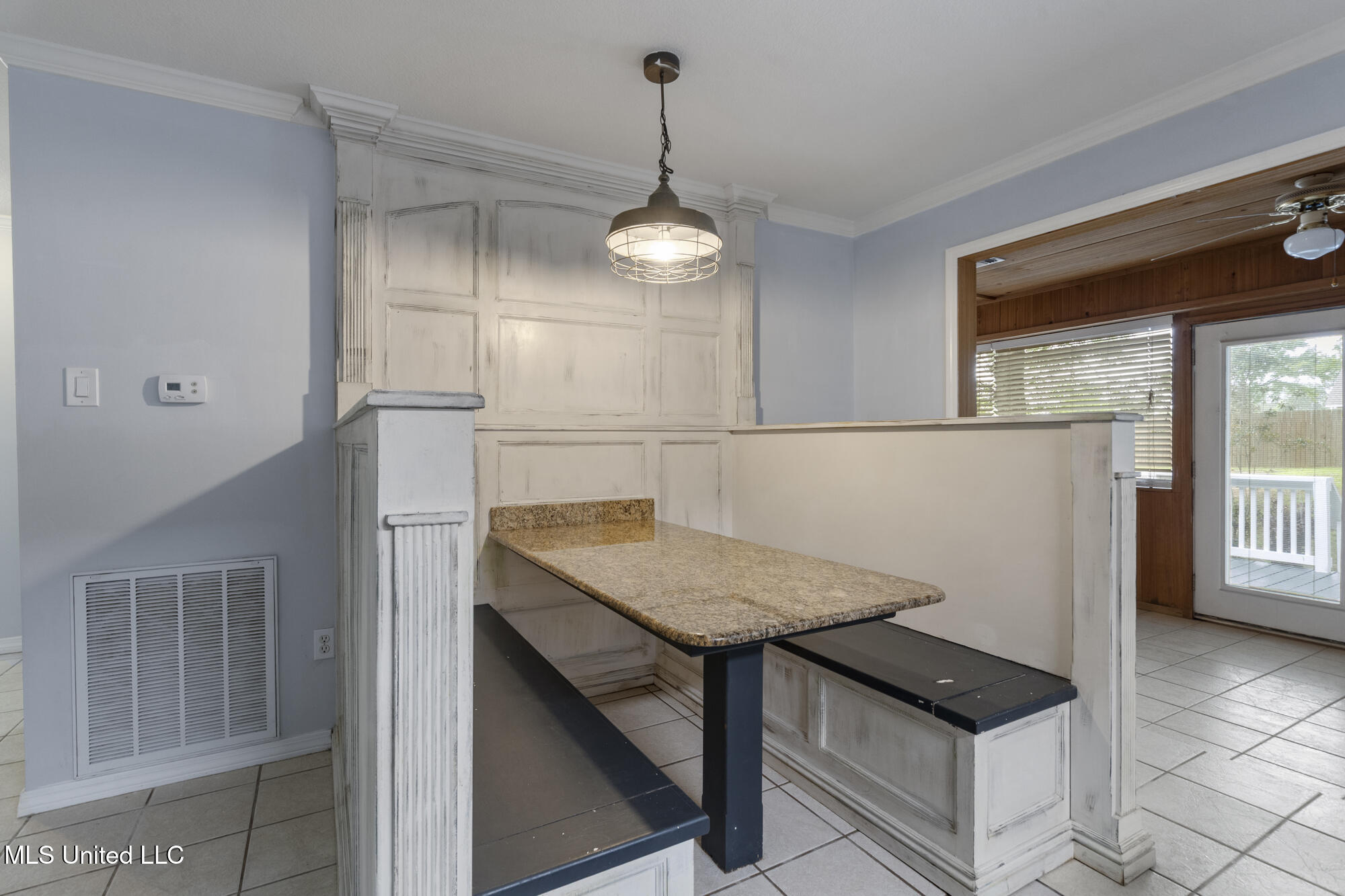 18401 Dogwood Lane Property Photo 11
