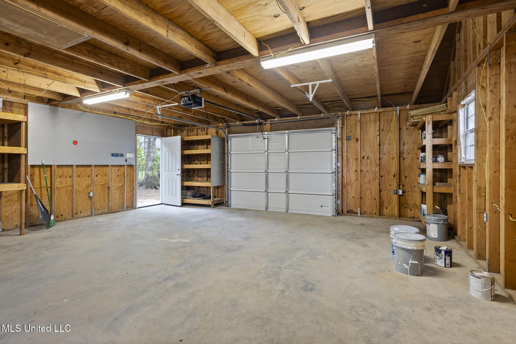 18401 Dogwood Lane Property Photo 28
