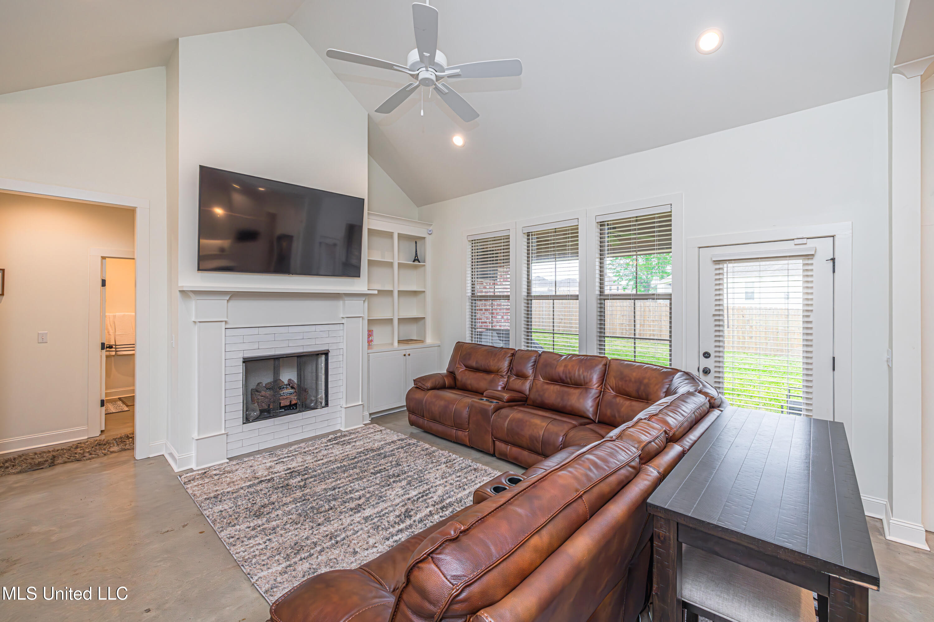 703 Summerfield Drive Property Photo 11