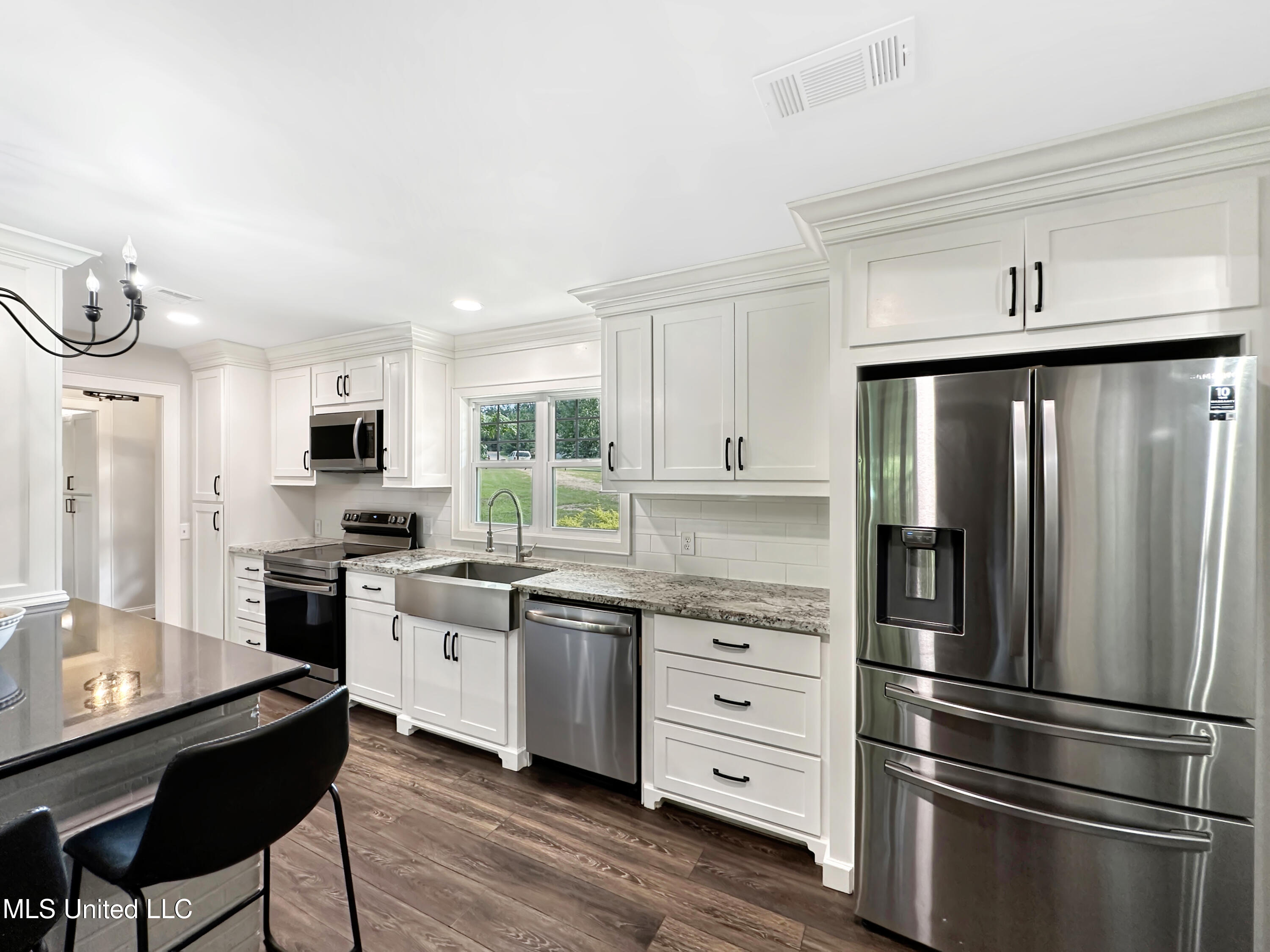 1459 Monterey Road Property Photo 4