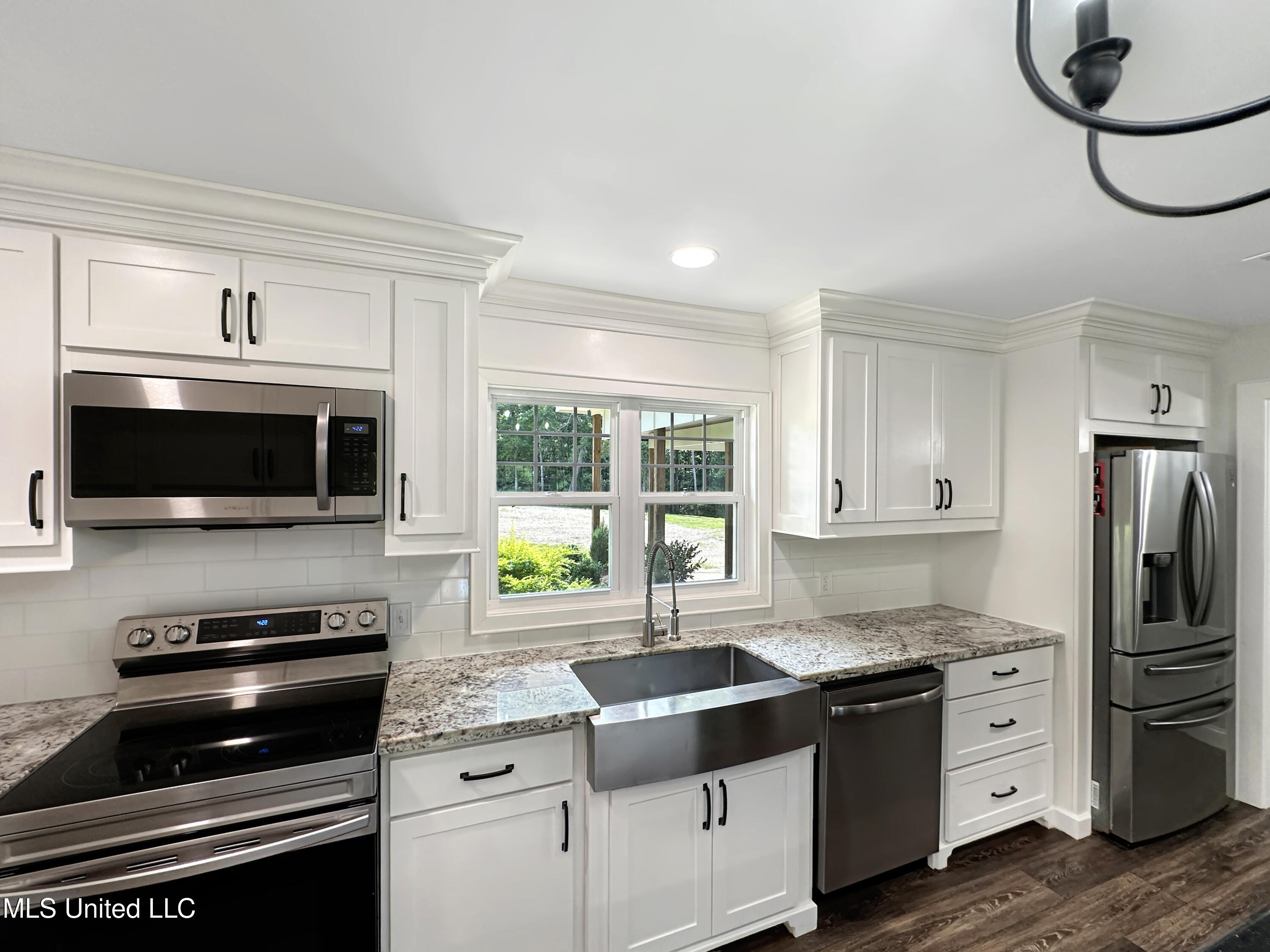 1459 Monterey Road Property Photo 5