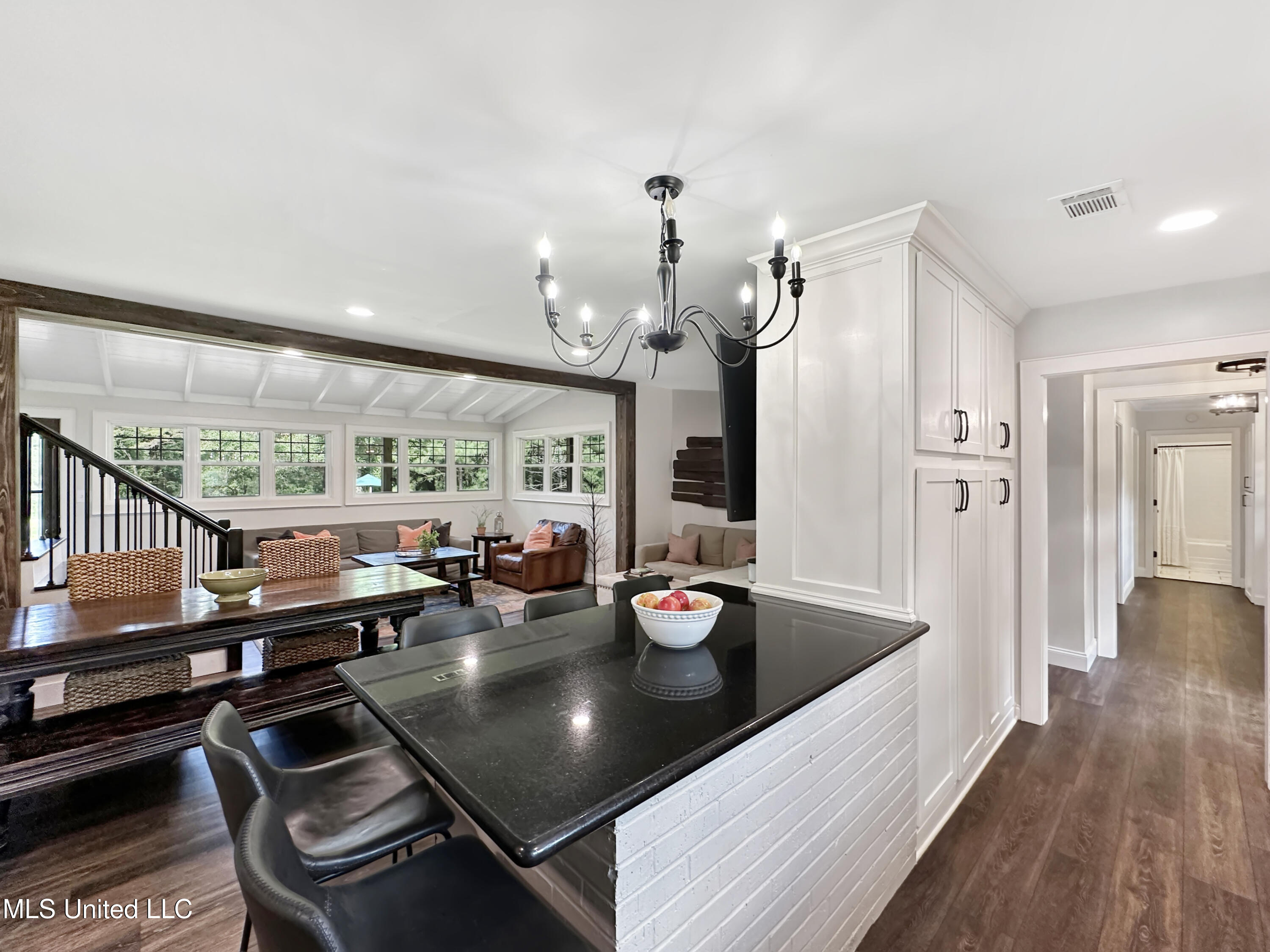 1459 Monterey Road Property Photo 10