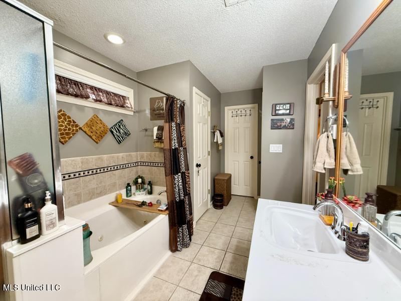 7741 Meadow Ridge Lane Lane Property Photo 6