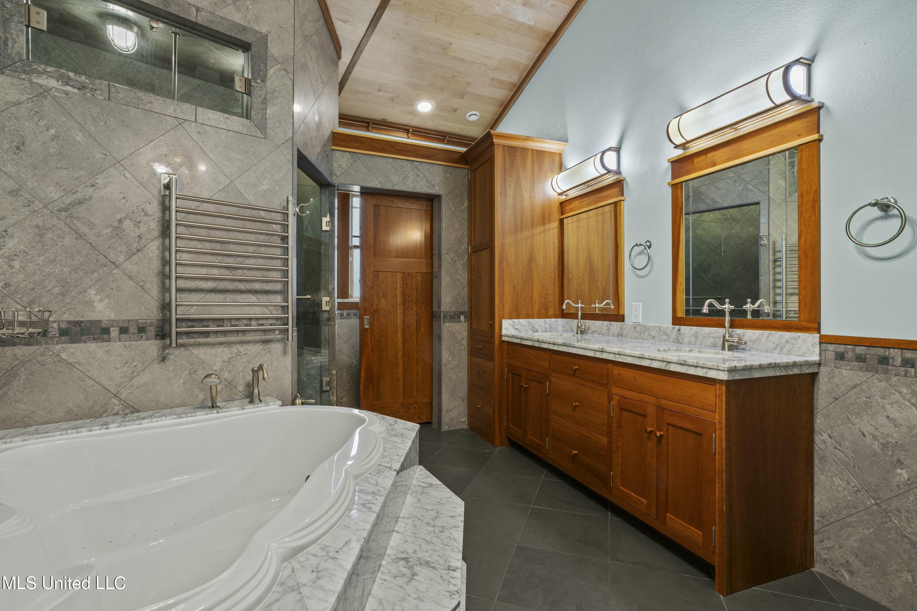 141 Janelle Drive Property Photo 38