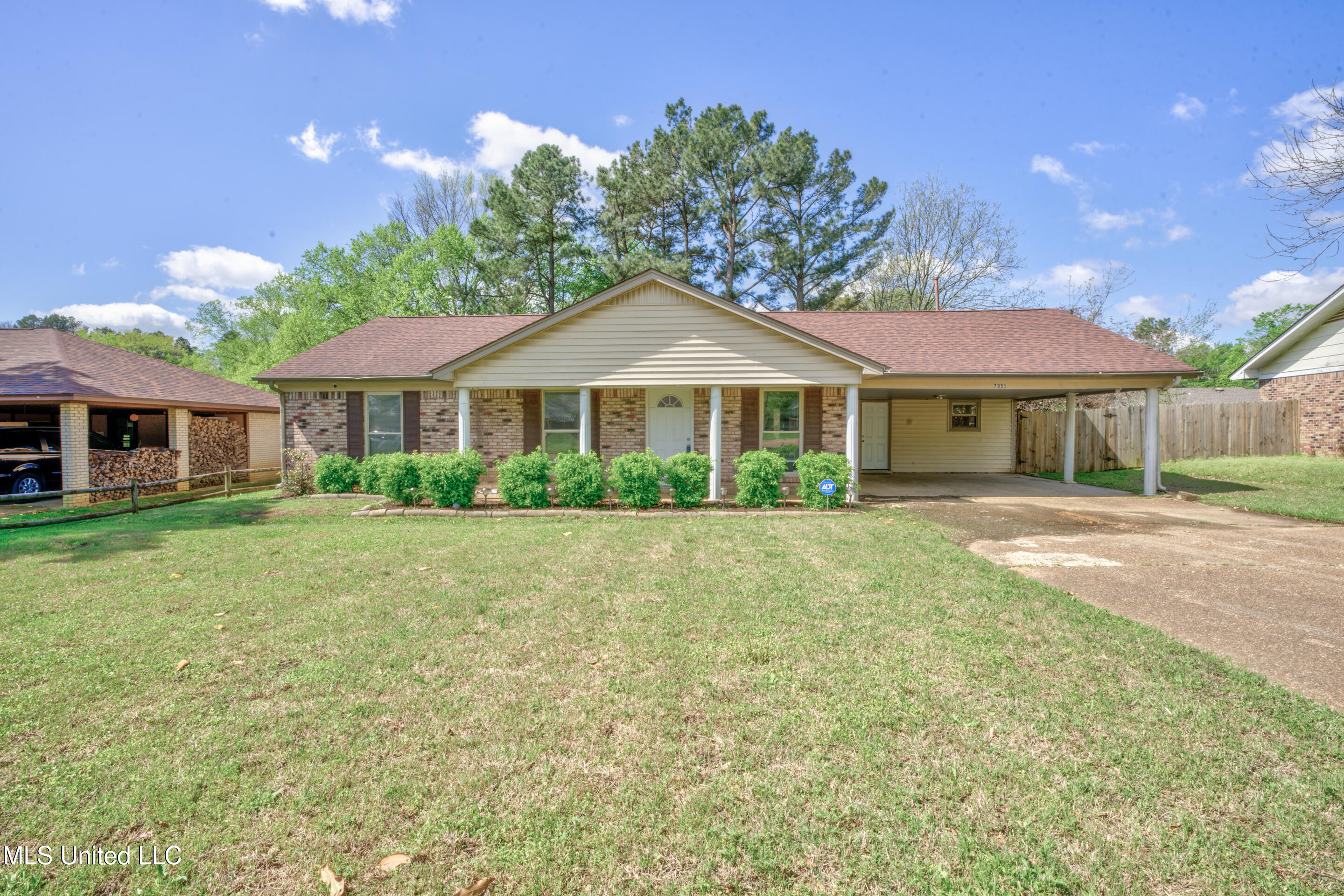 7351 Northbrook Cove Property Photo 1