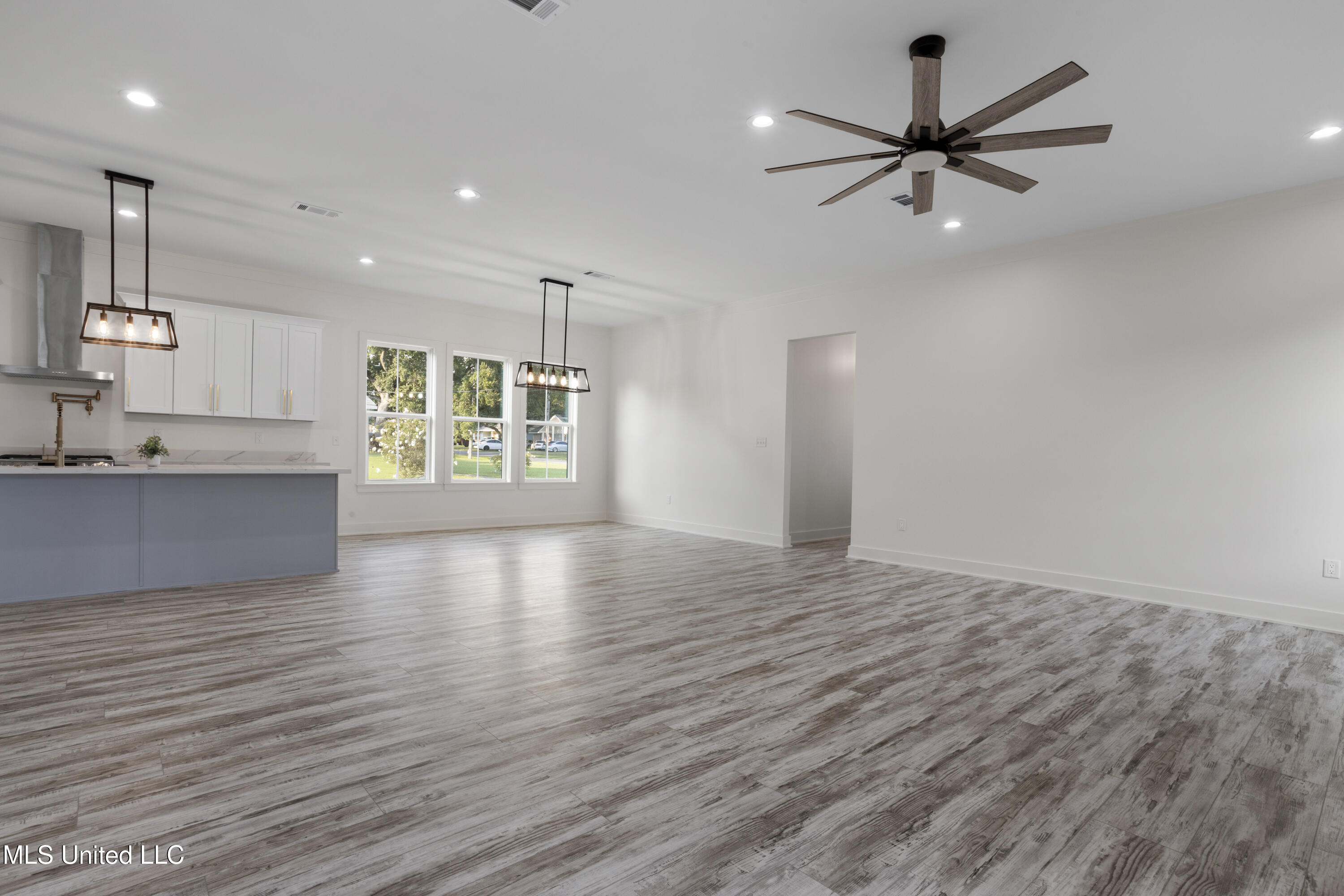 217 White Harbor Road Property Photo 11