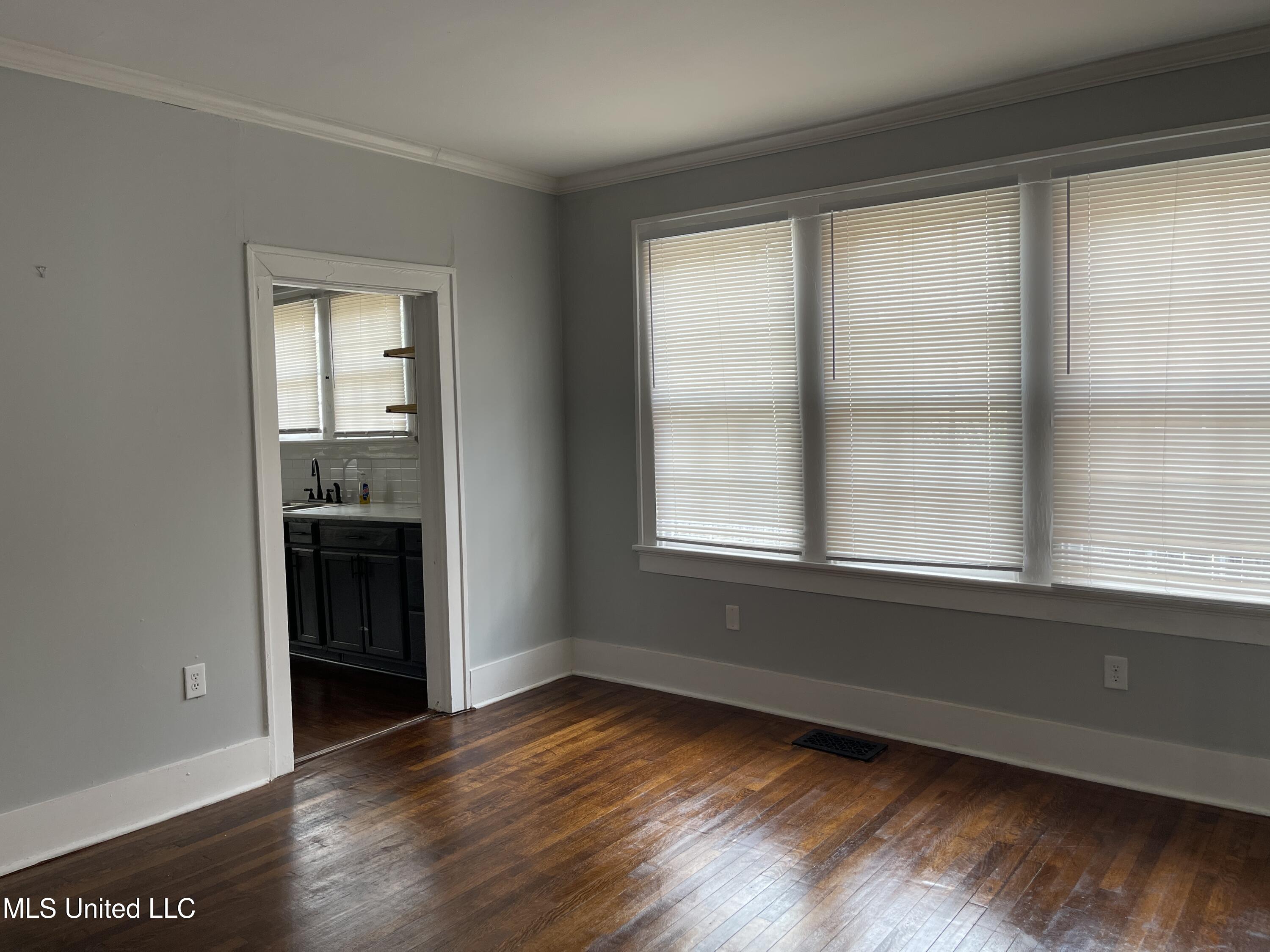 1023 Madison Street Property Photo 6