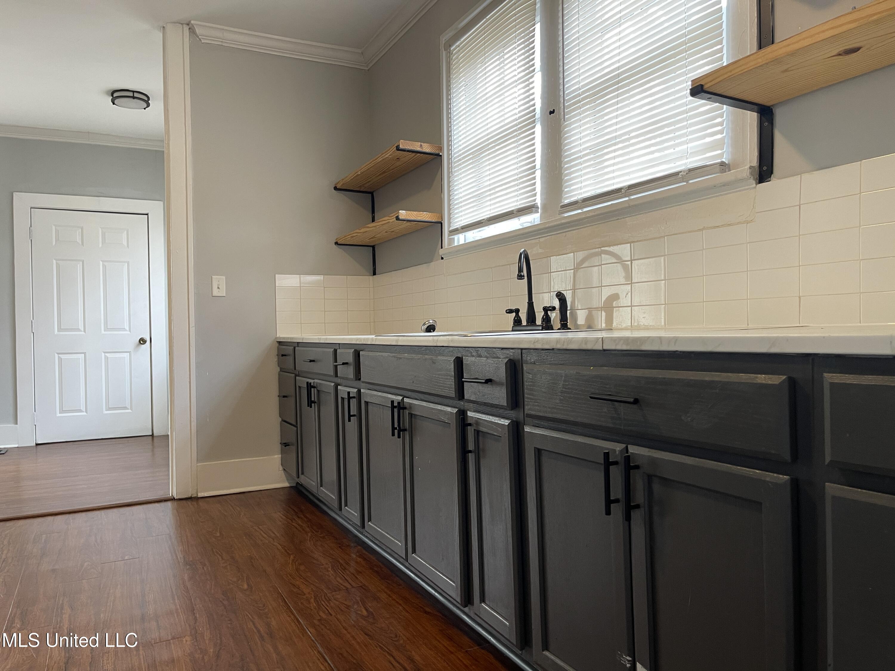 1023 Madison Street Property Photo 9