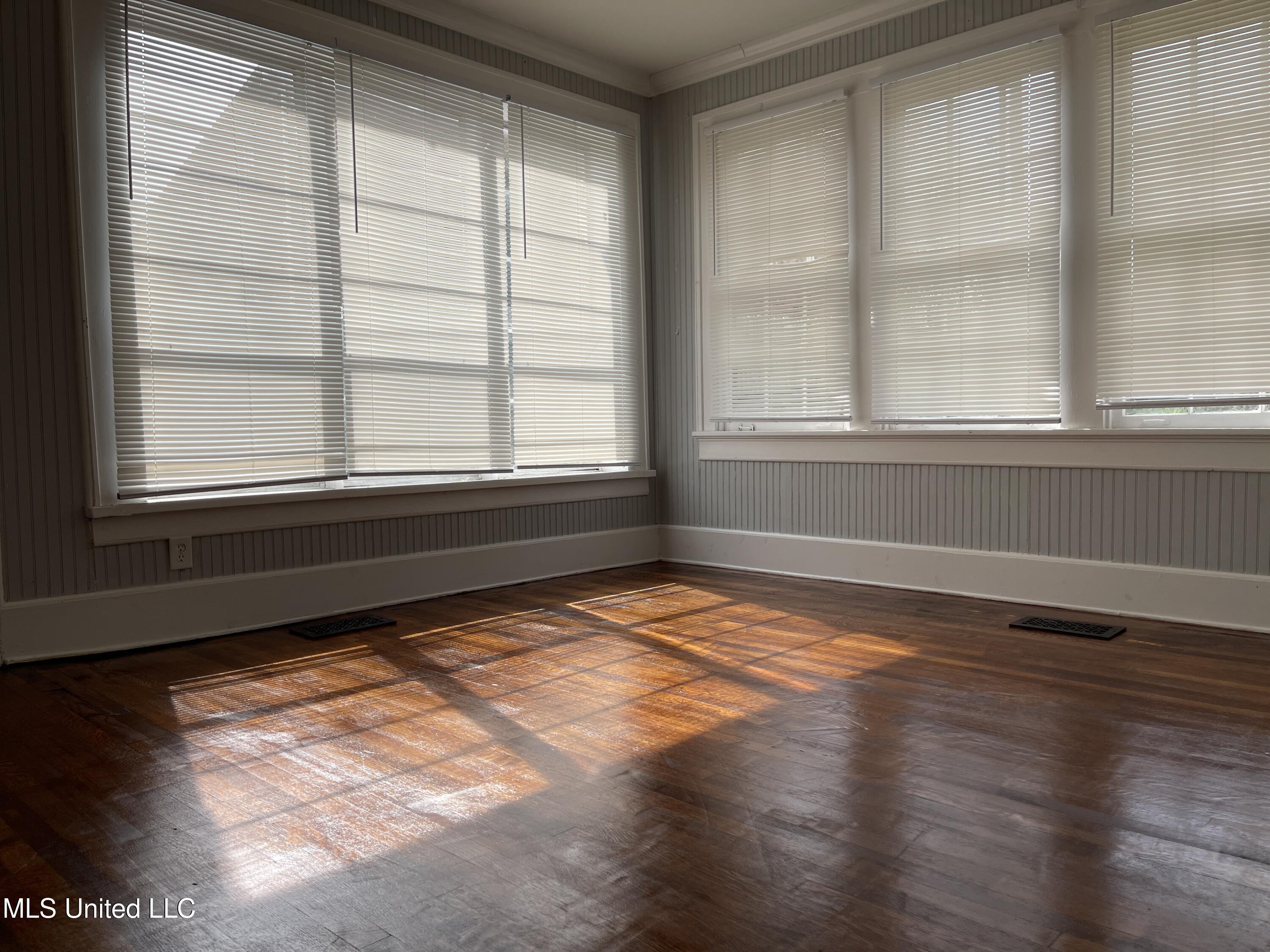 1023 Madison Street Property Photo 15