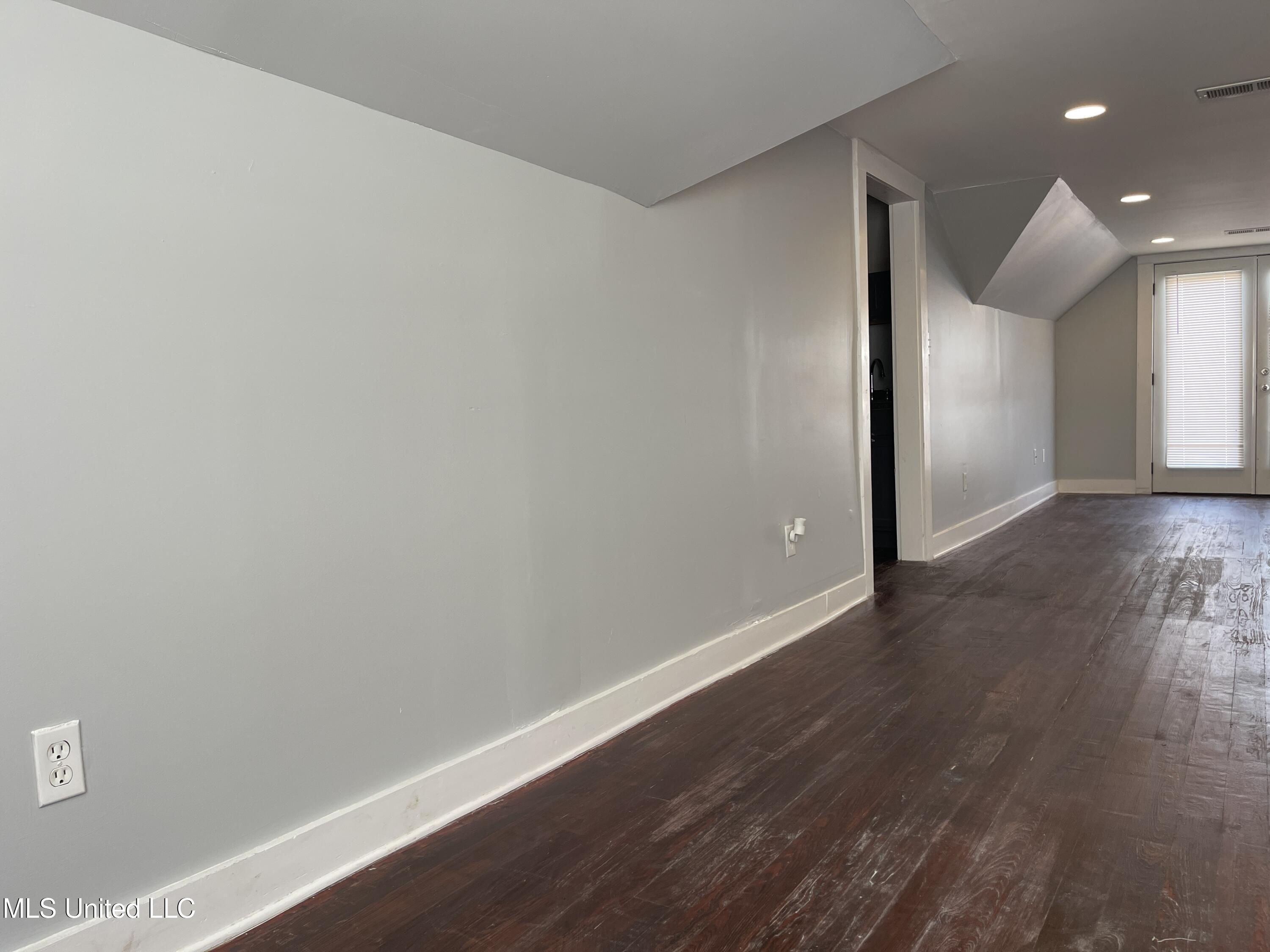 1023 Madison Street Property Photo 32