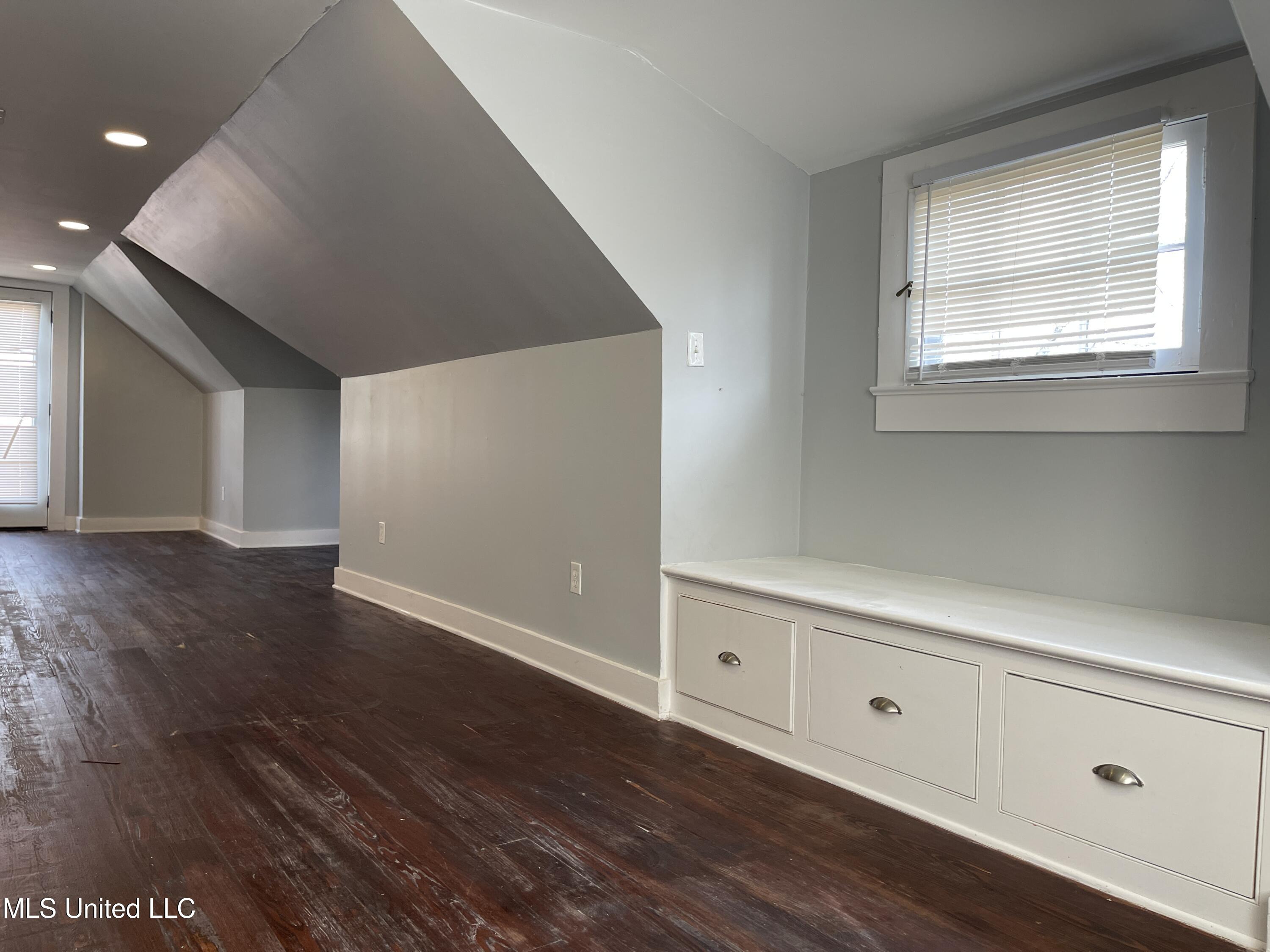 1023 Madison Street Property Photo 33