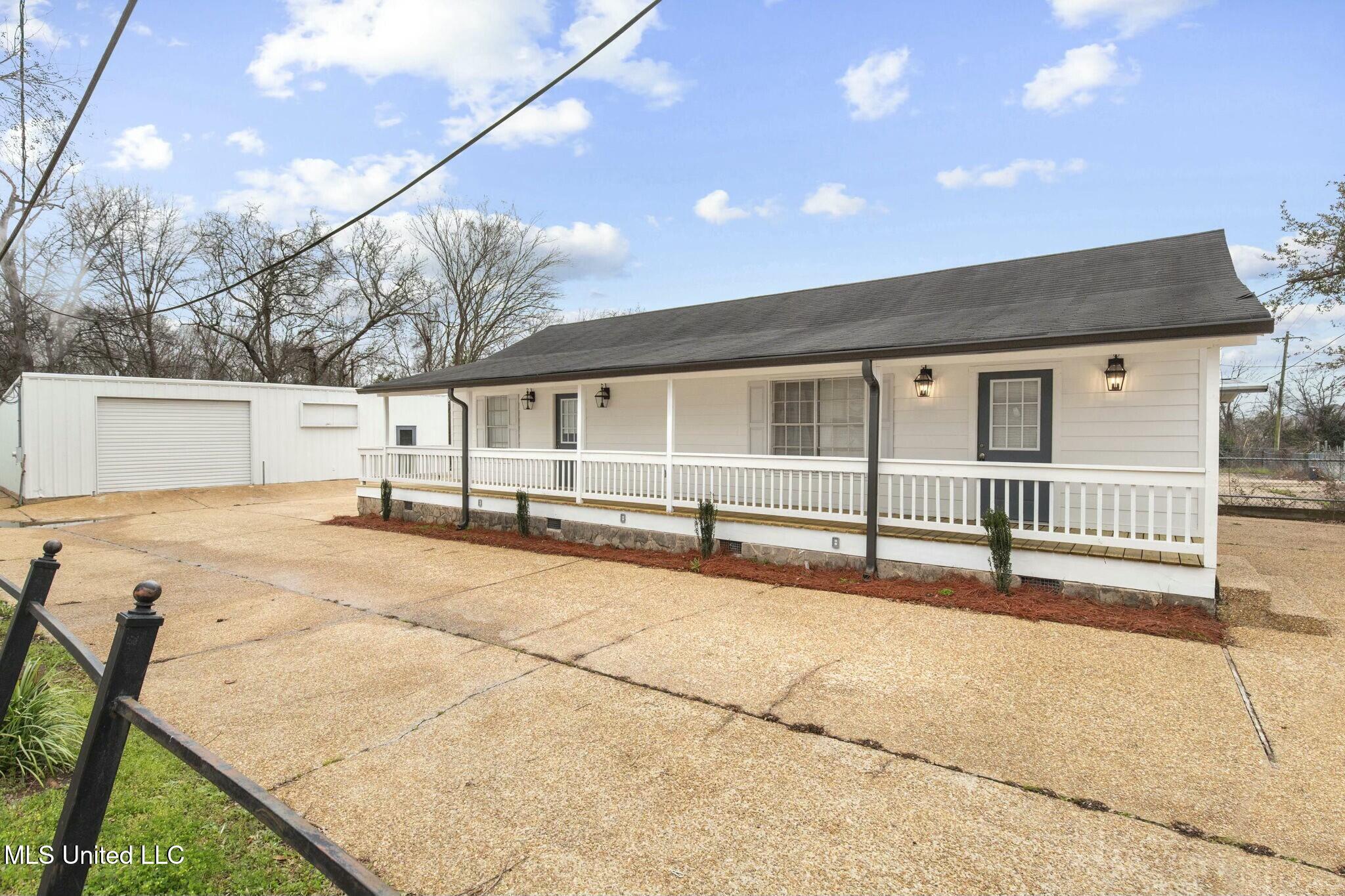 1030 Greymont Street Property Photo 1