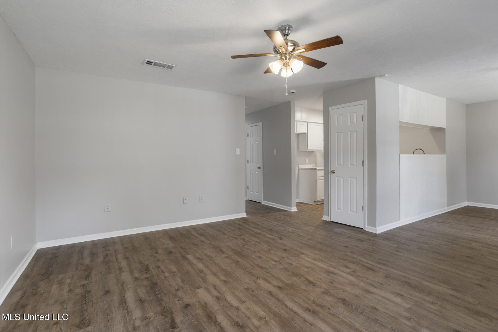 1735 Barrett Avenue Property Photo 3