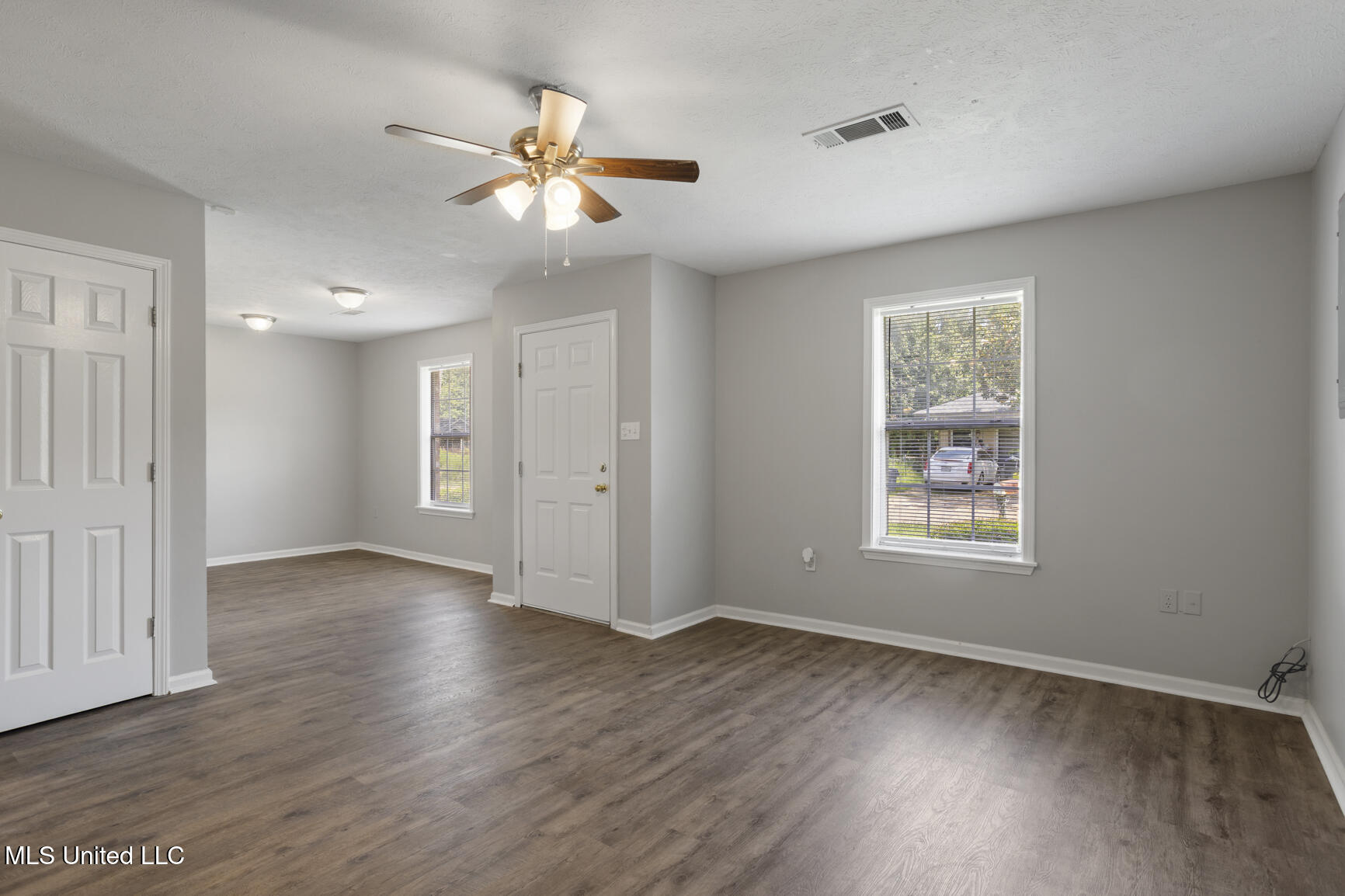 1735 Barrett Avenue Property Photo 4