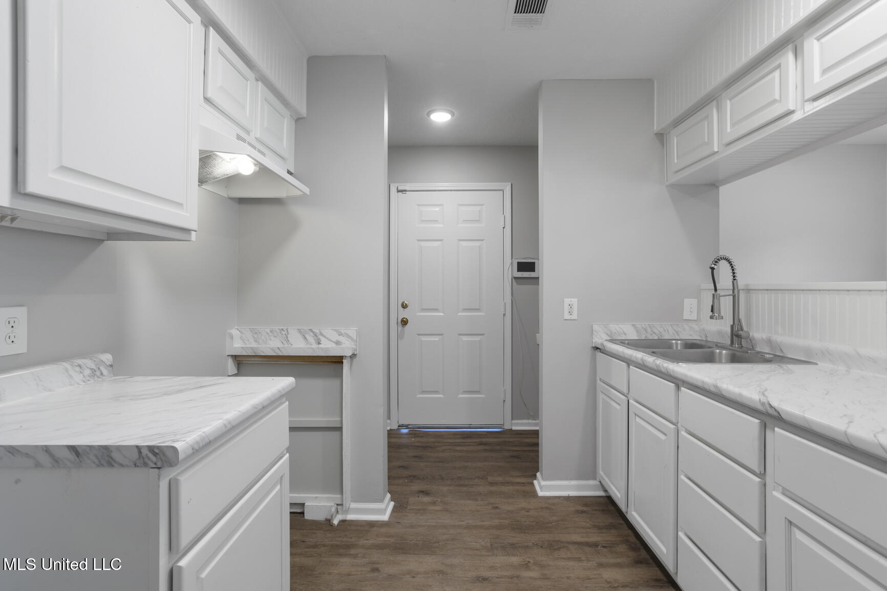 1735 Barrett Avenue Property Photo 8