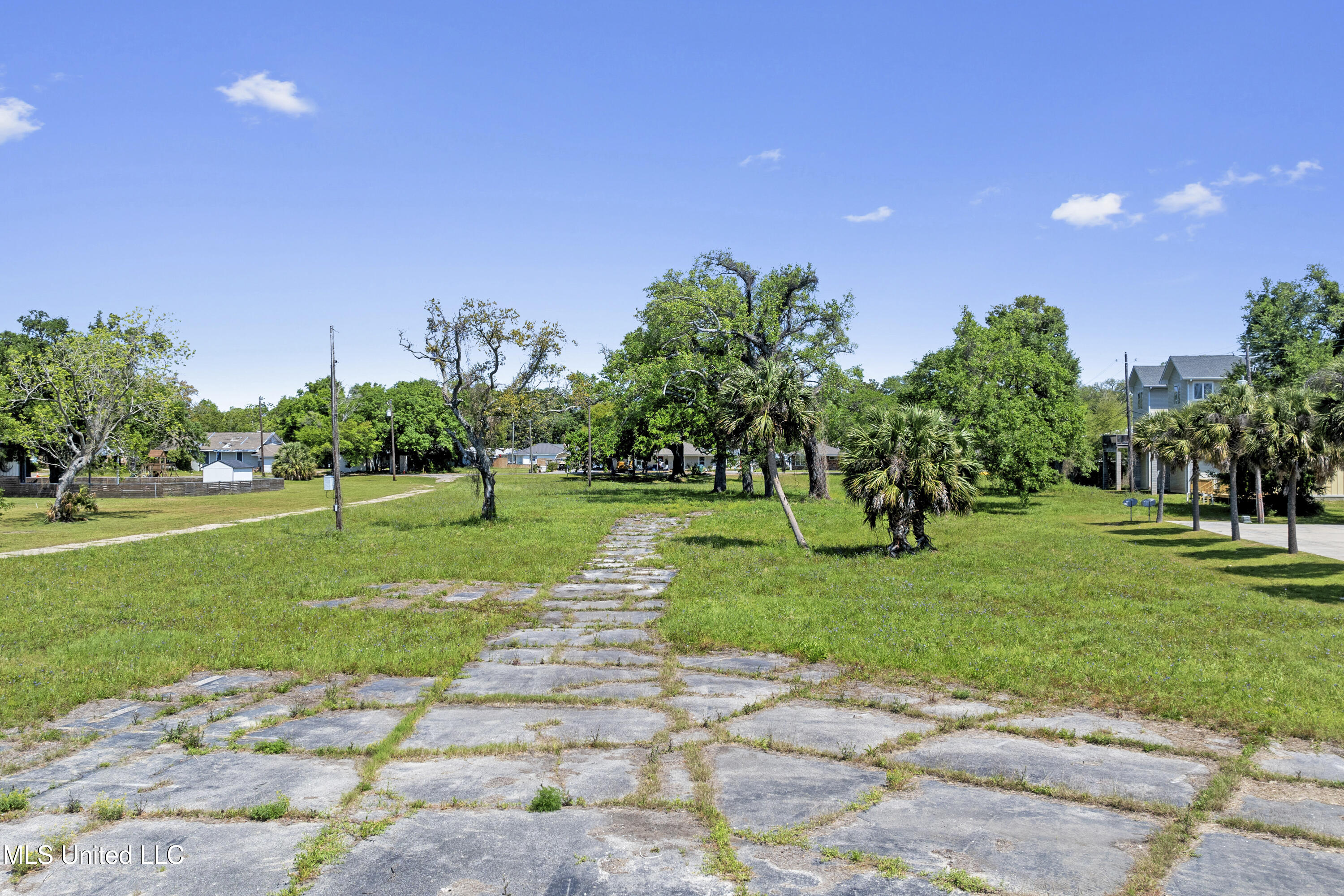 830 E Beach Boulevard Property Photo 11