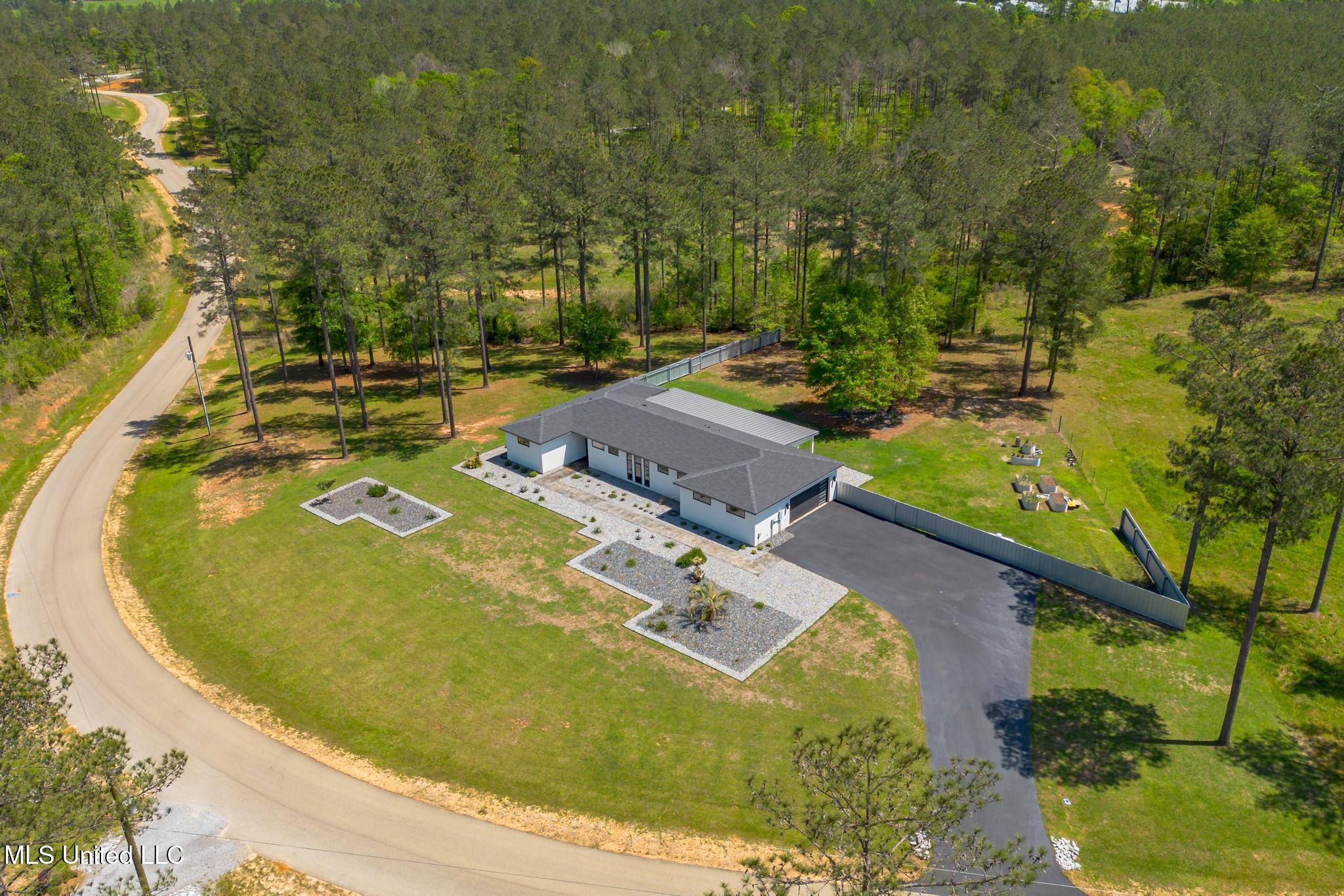 227 Jo Ann Drive Property Photo 2