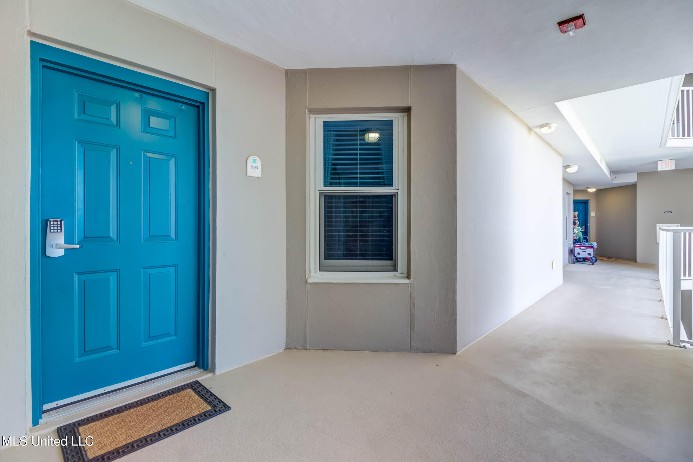 2668 Beach Boulevard Property Photo 3