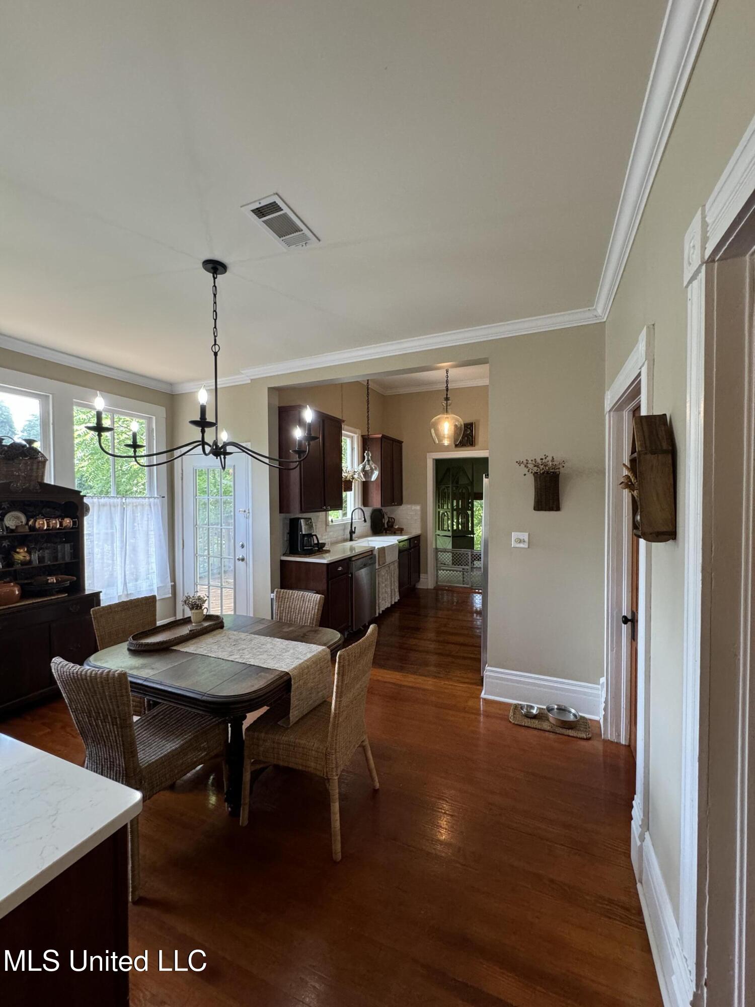 304 Lambert Street Property Photo 12