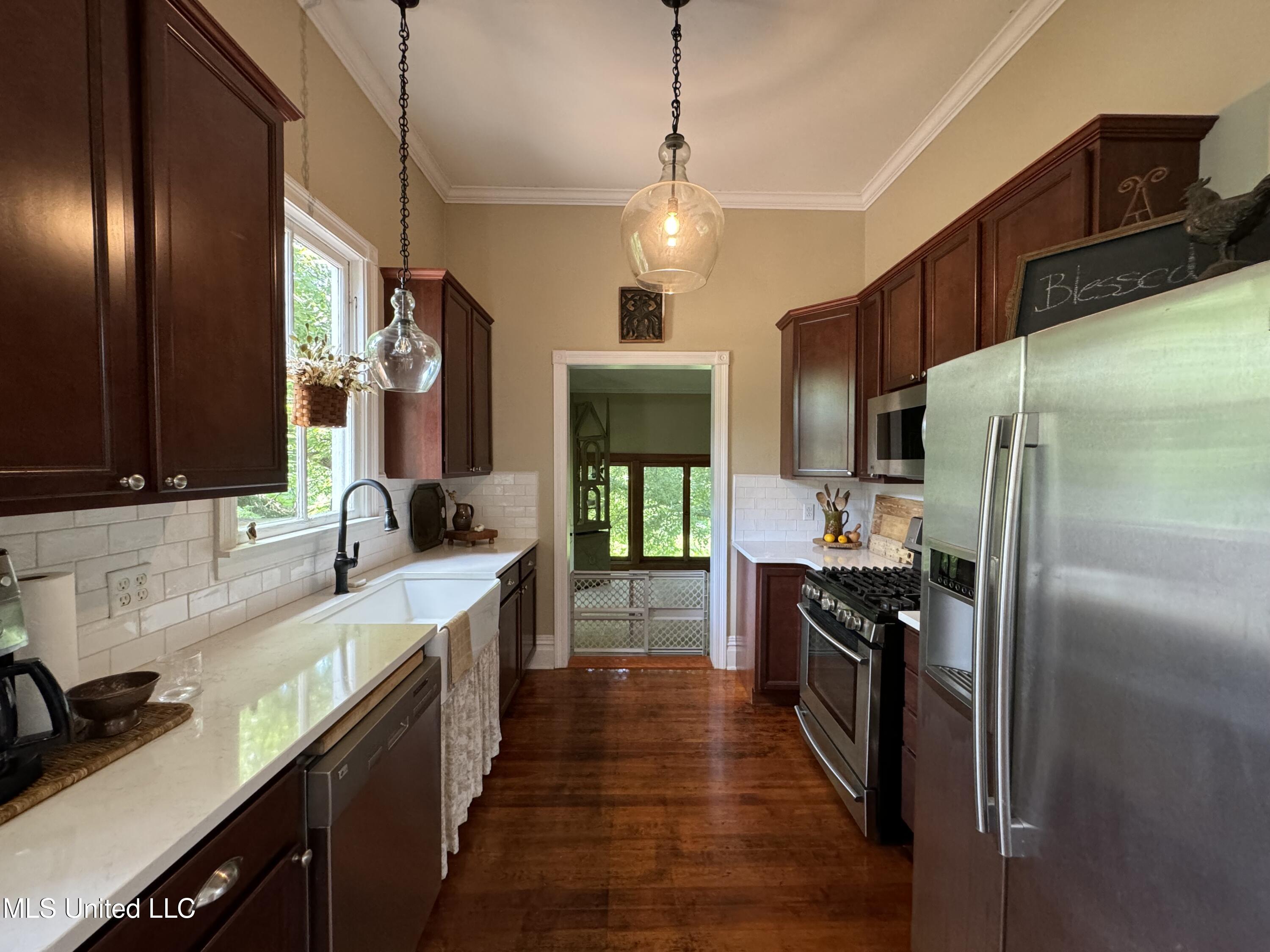 304 Lambert Street Property Photo 14