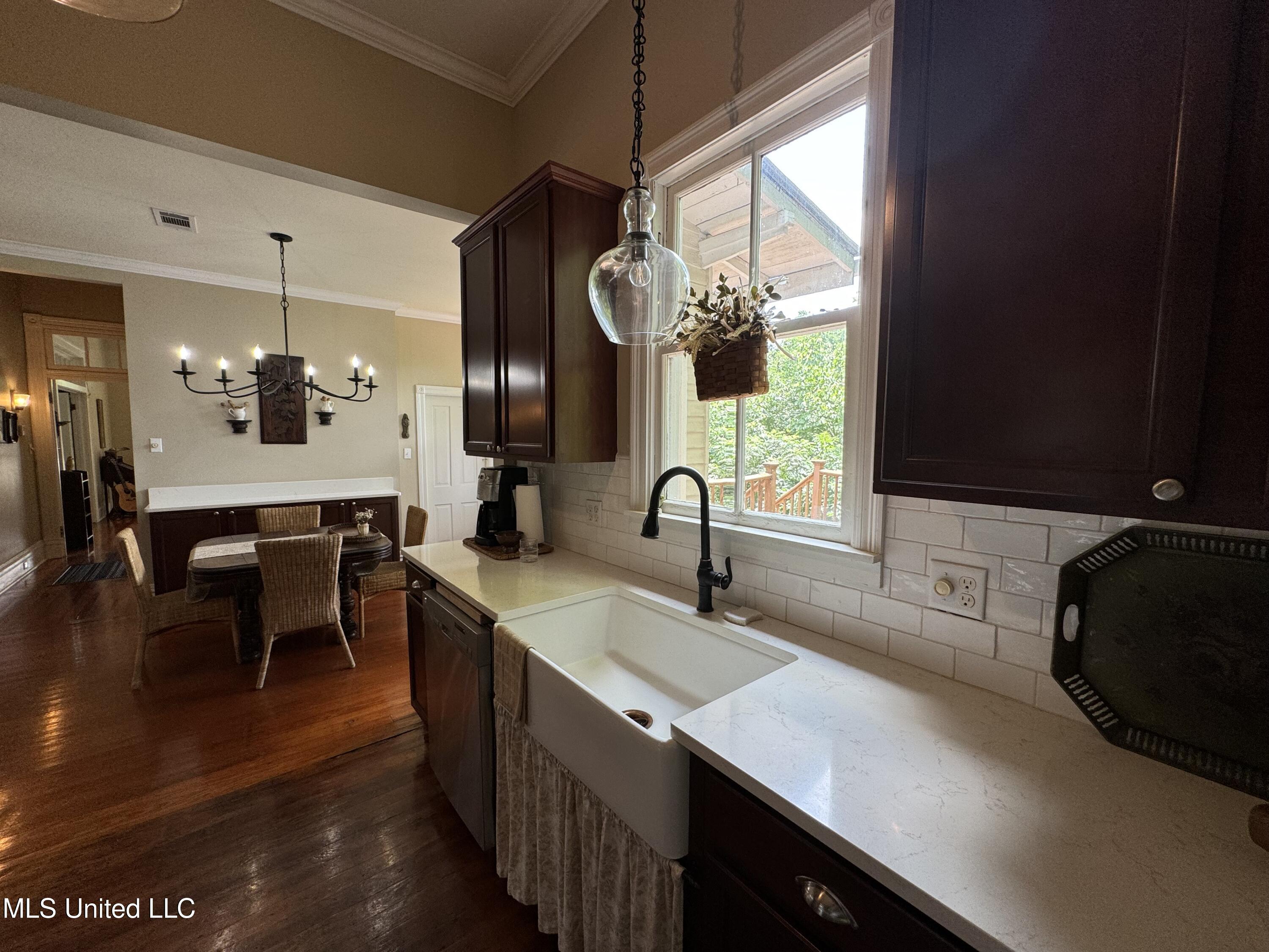 304 Lambert Street Property Photo 17