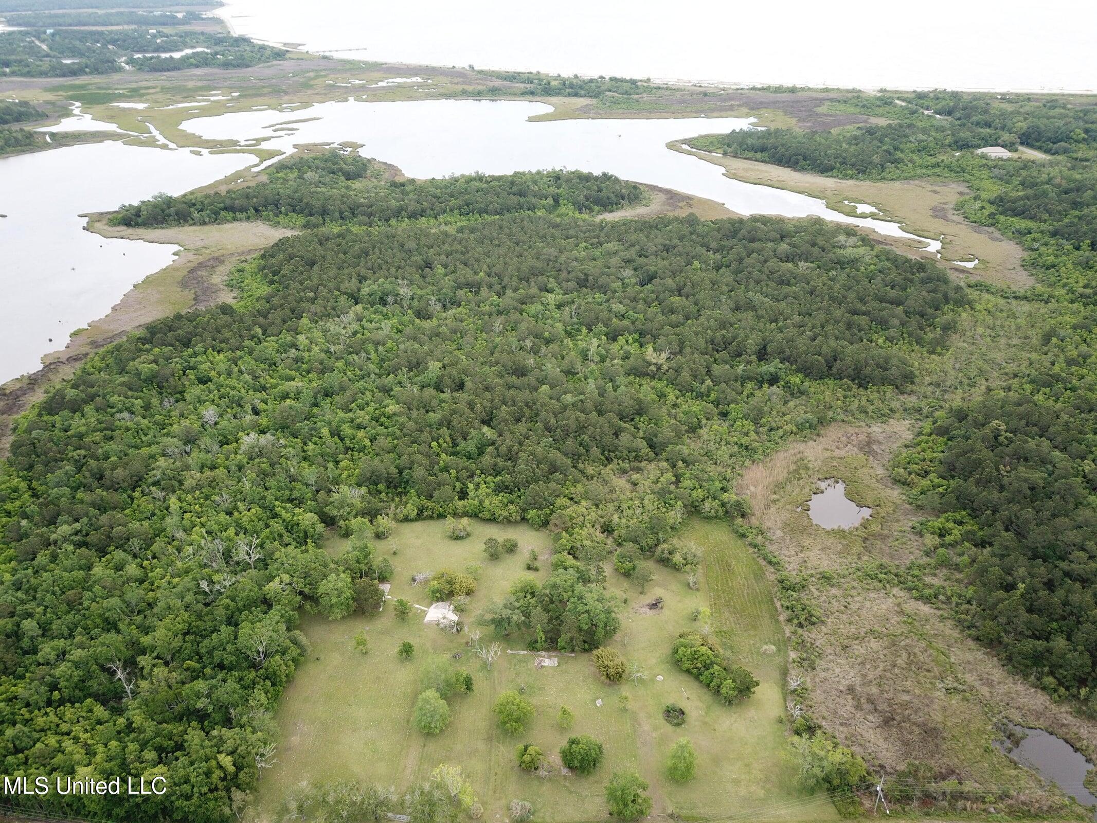 5532 Lakeshore Road Property Photo 1