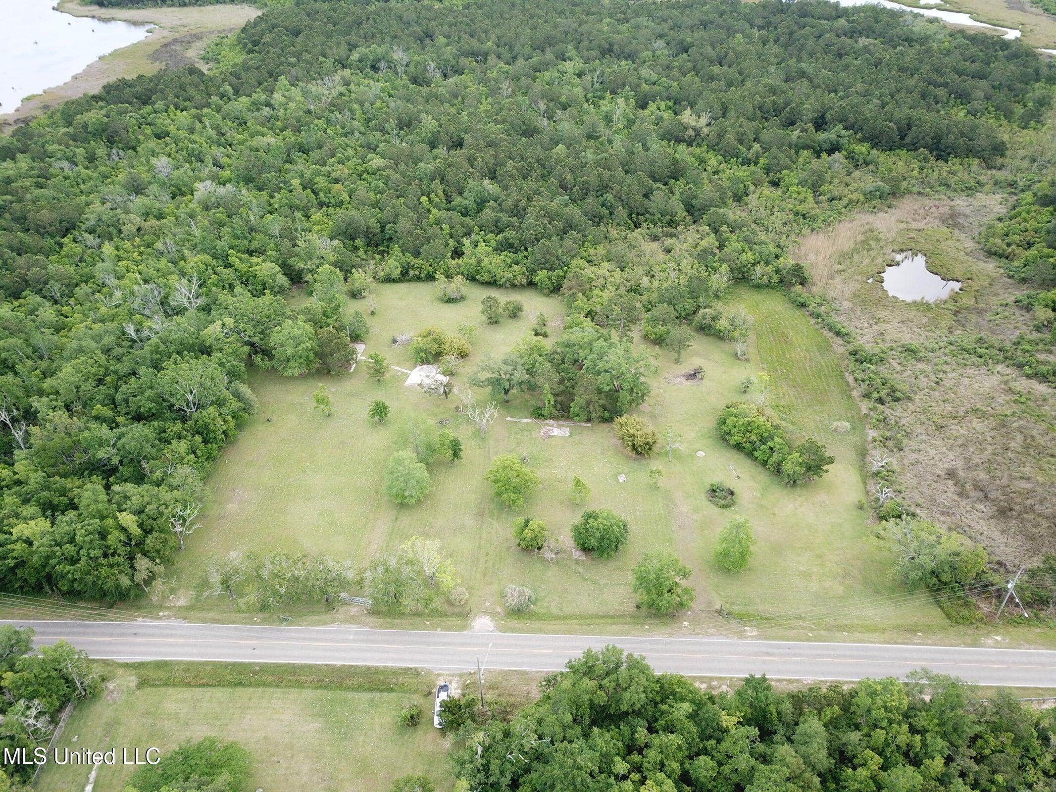 5532 Lakeshore Road Property Photo 2