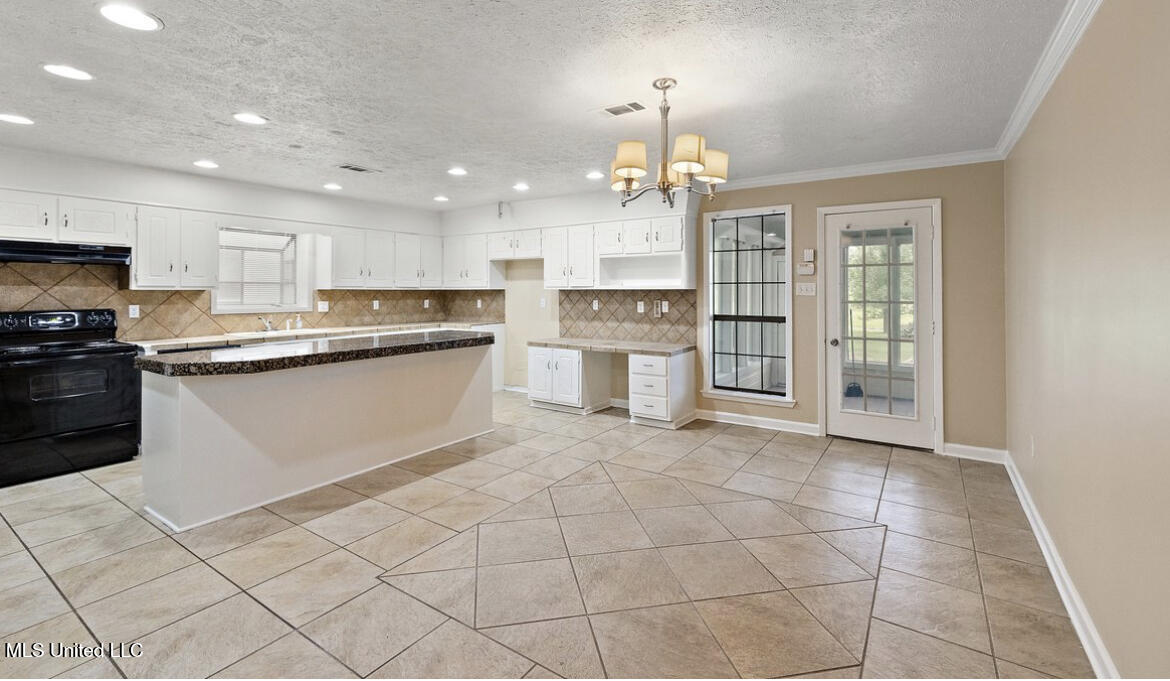 4800 Brookwood Place Property Photo 6