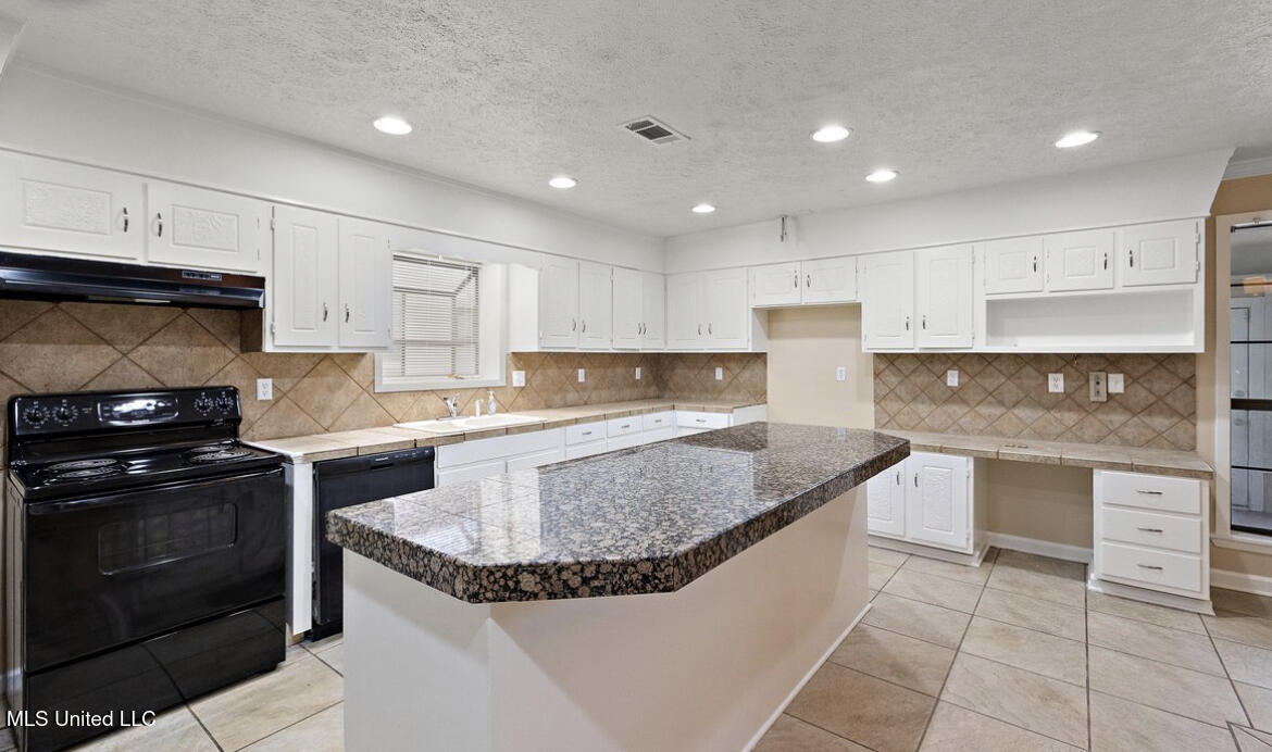 4800 Brookwood Place Property Photo 8