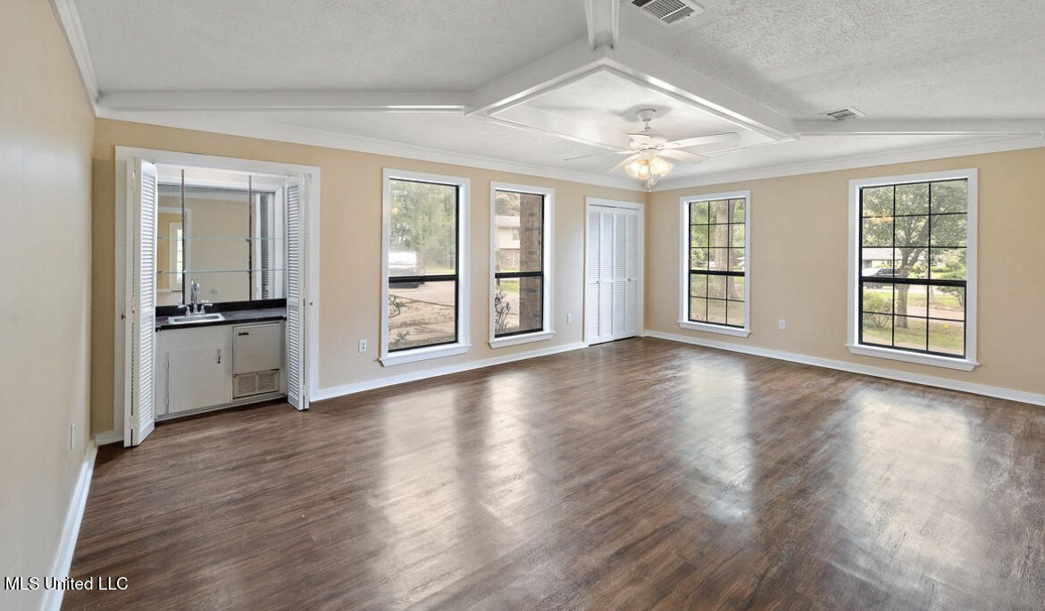 4800 Brookwood Place Property Photo 10
