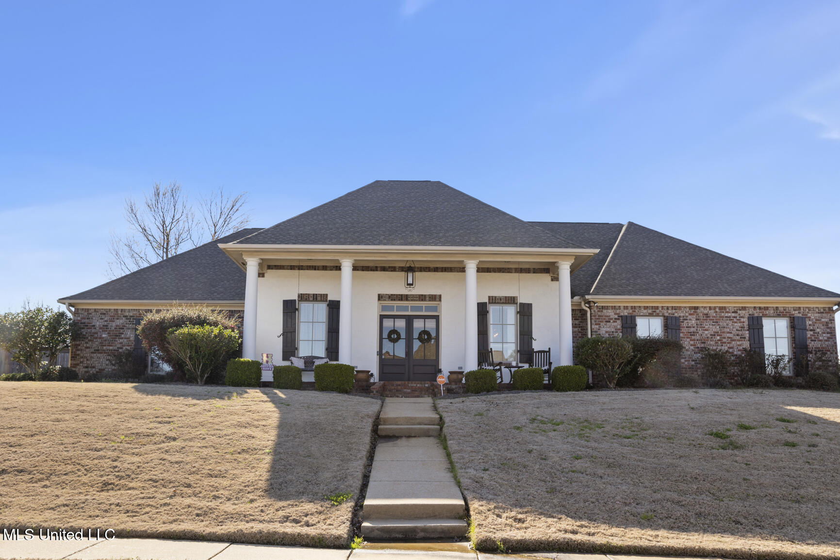 300 Deer Hollow Property Photo 2