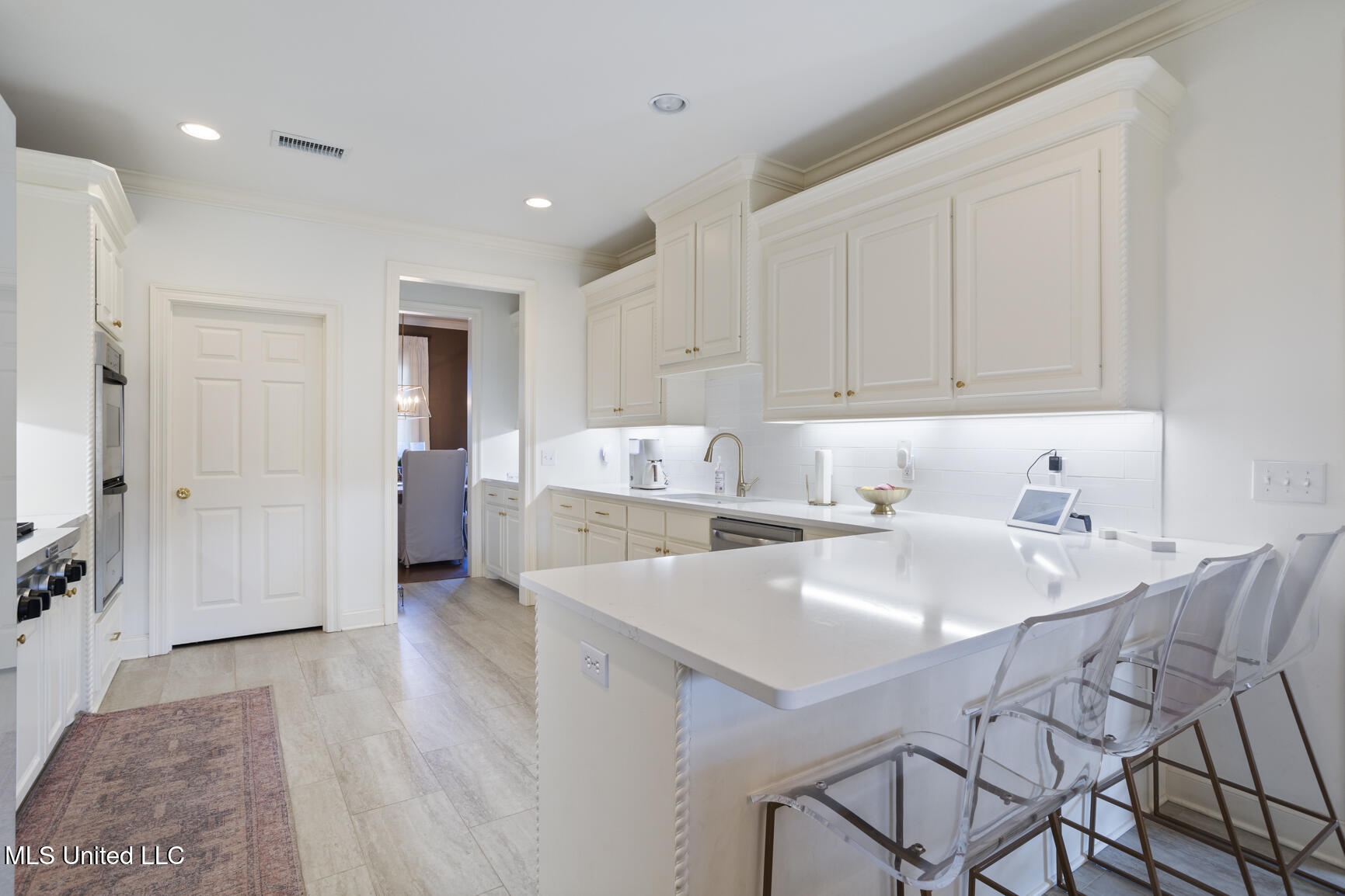 300 Deer Hollow Property Photo 11