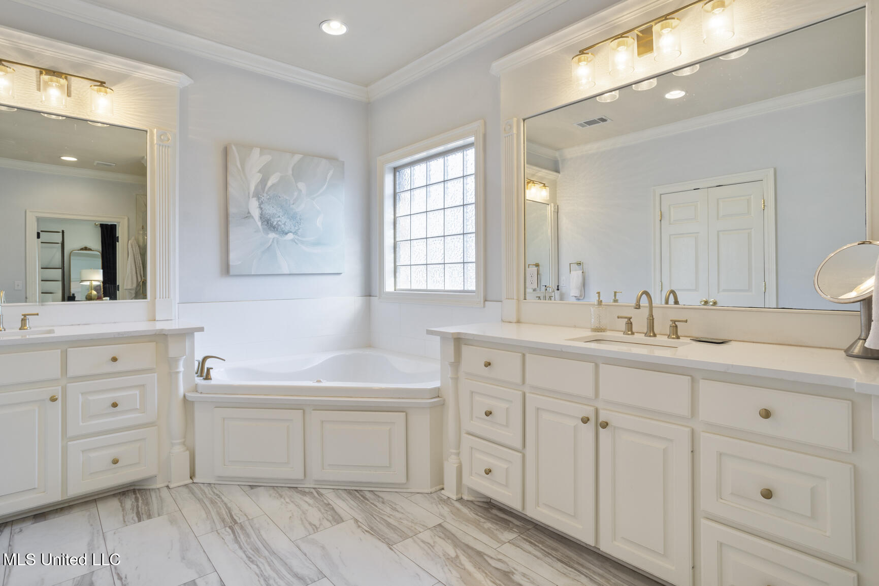 300 Deer Hollow Property Photo 20