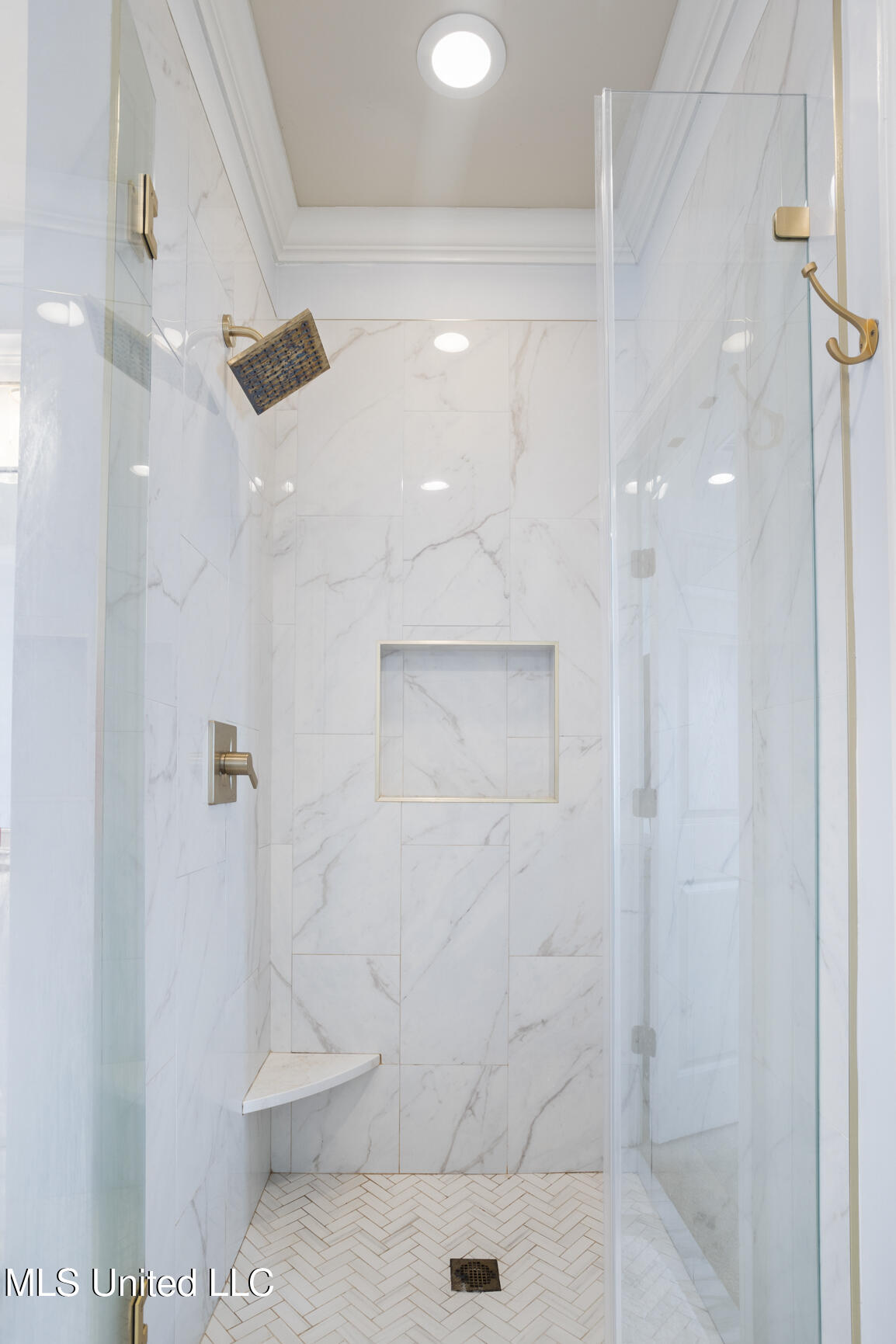 300 Deer Hollow Property Photo 22