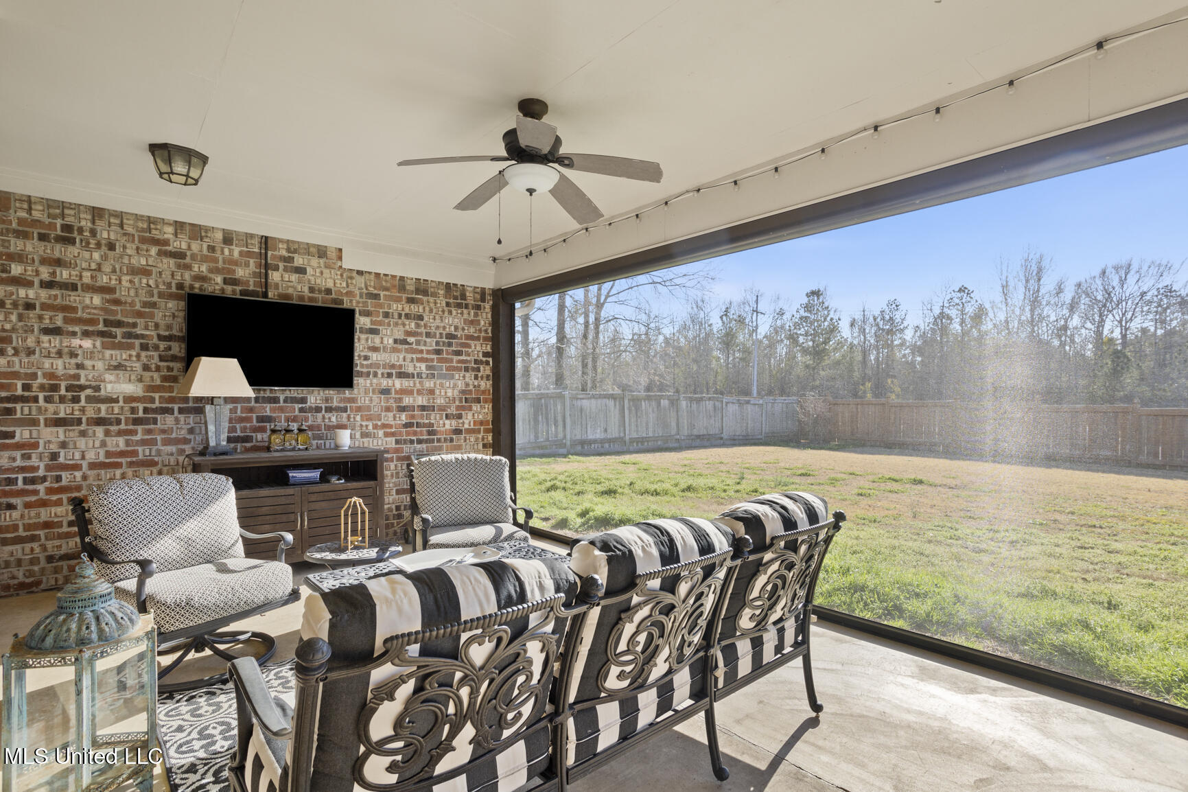 300 Deer Hollow Property Photo 28
