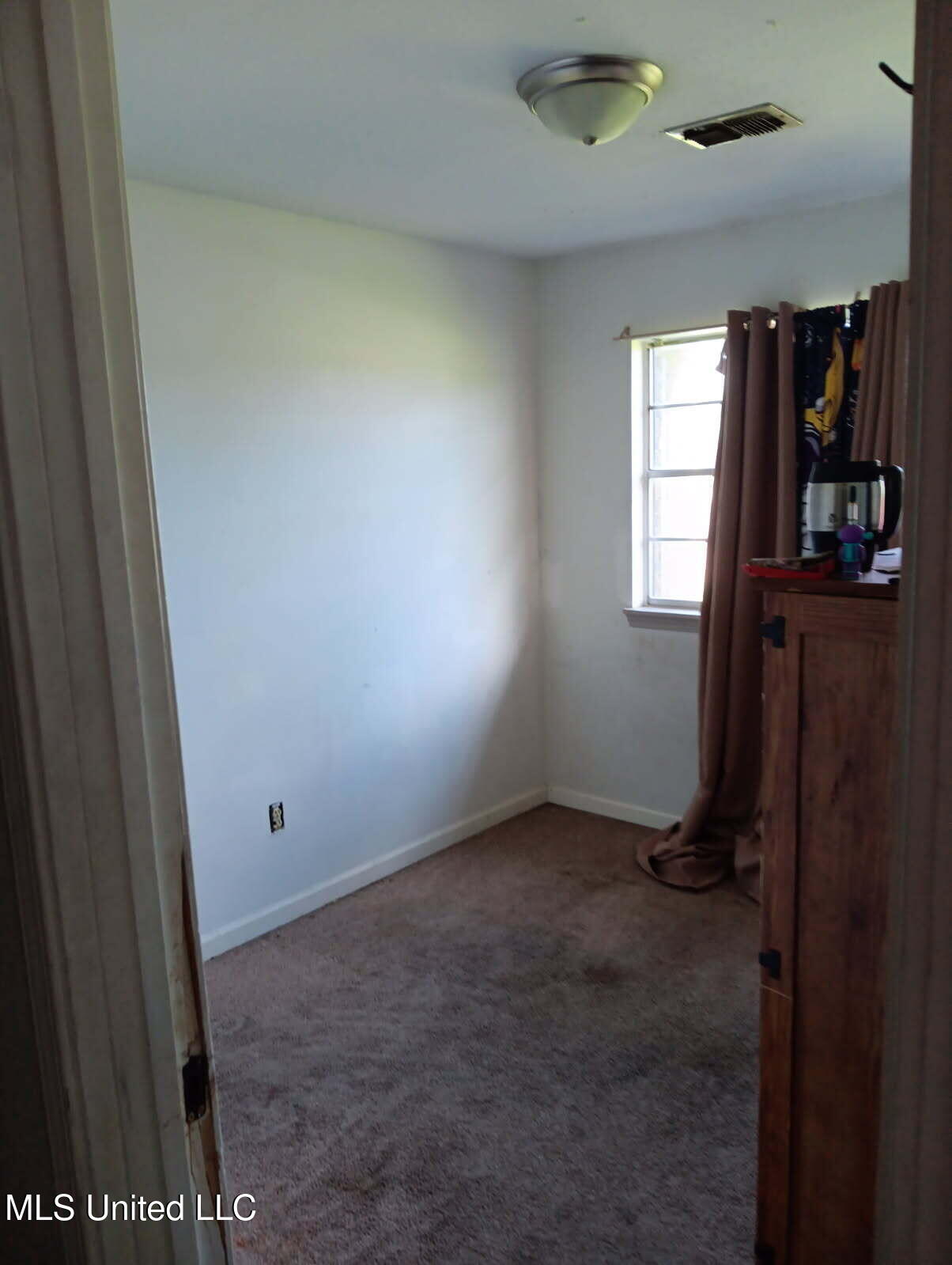 103 Reeves Street Property Photo 5