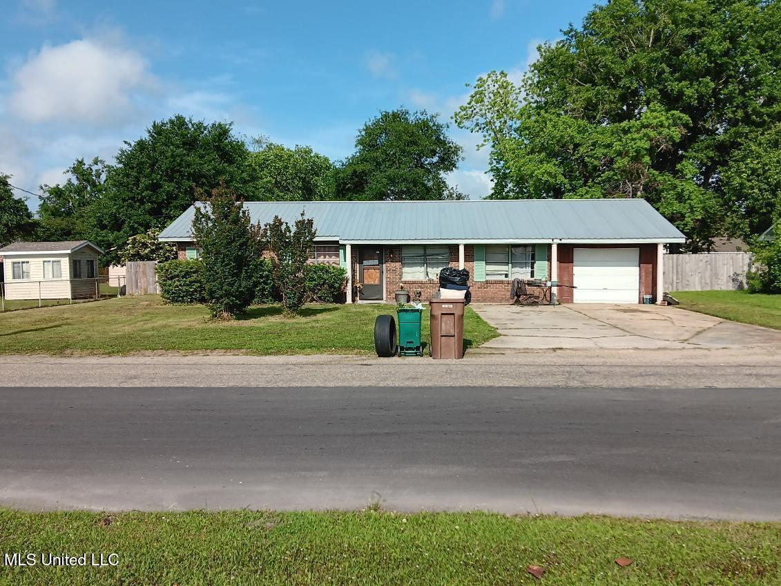 103 Reeves Street Property Photo 10