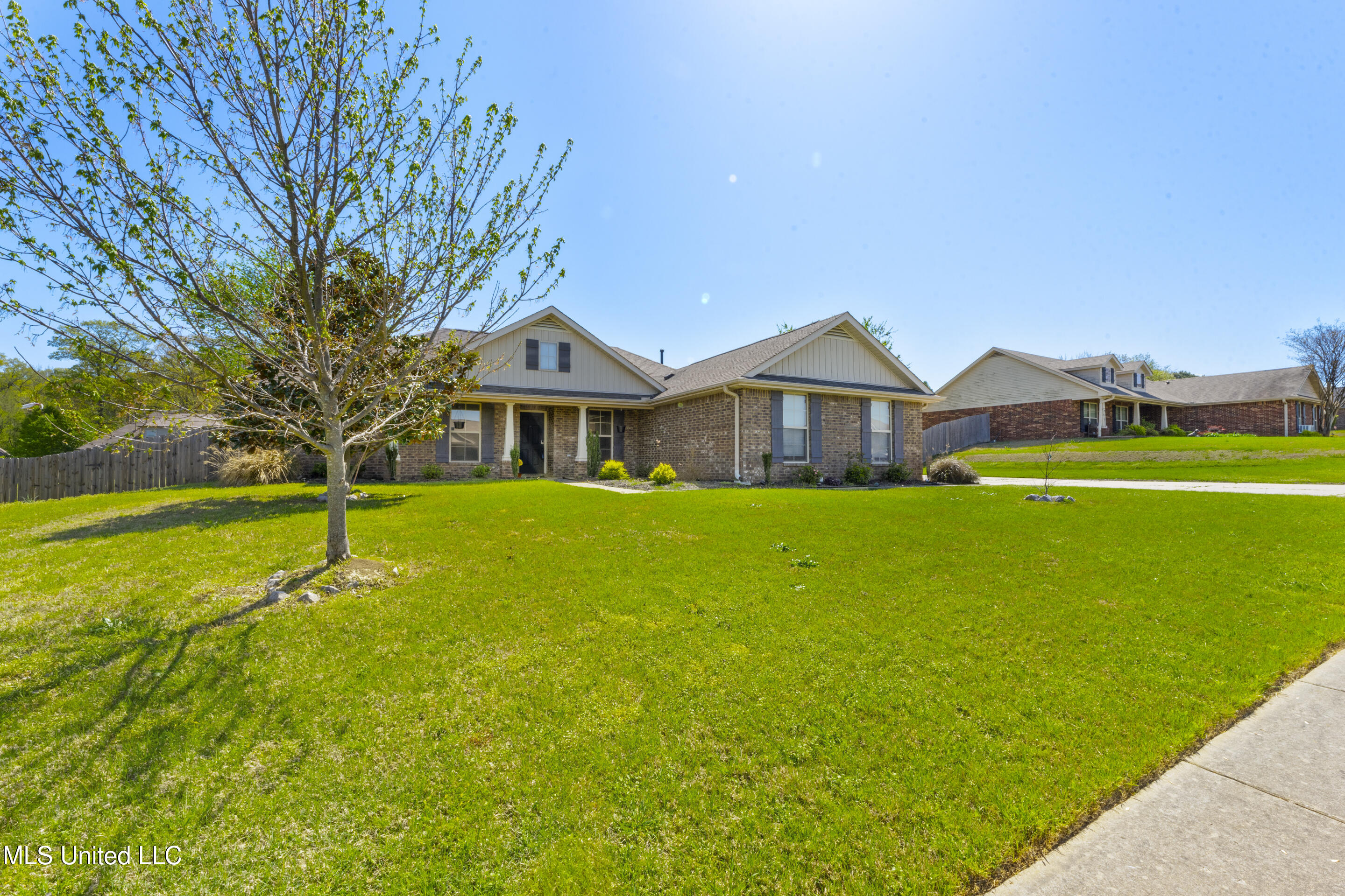 7656 E Brierfield Drive Property Photo 1