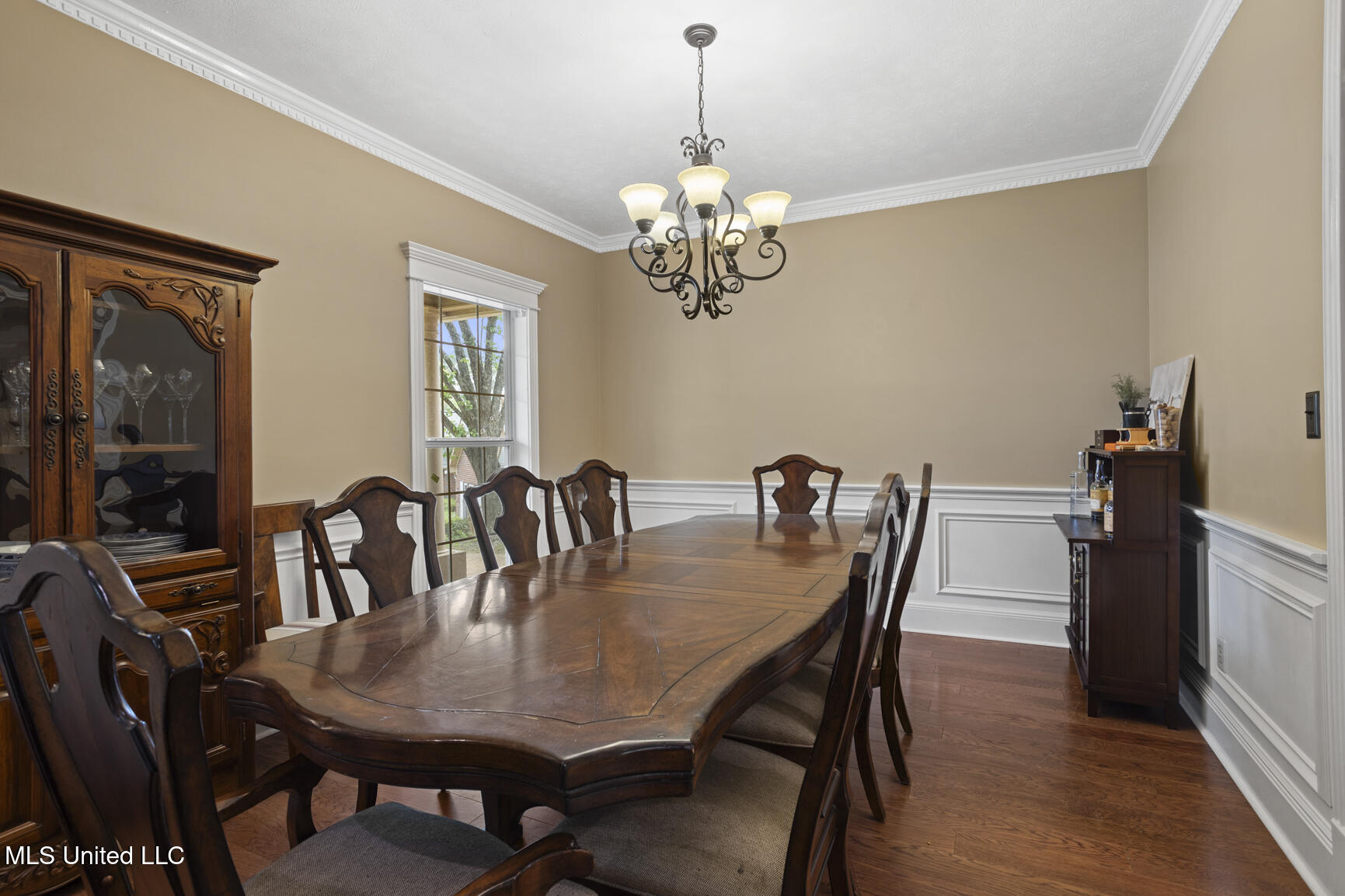 107 Newport Circle Property Photo 8