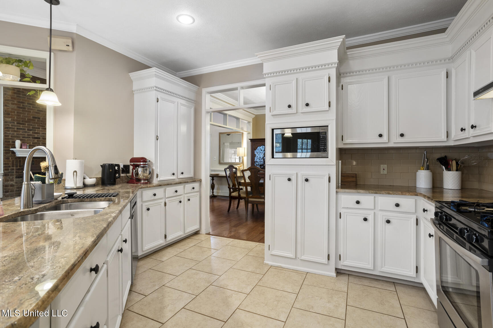 107 Newport Circle Property Photo 14