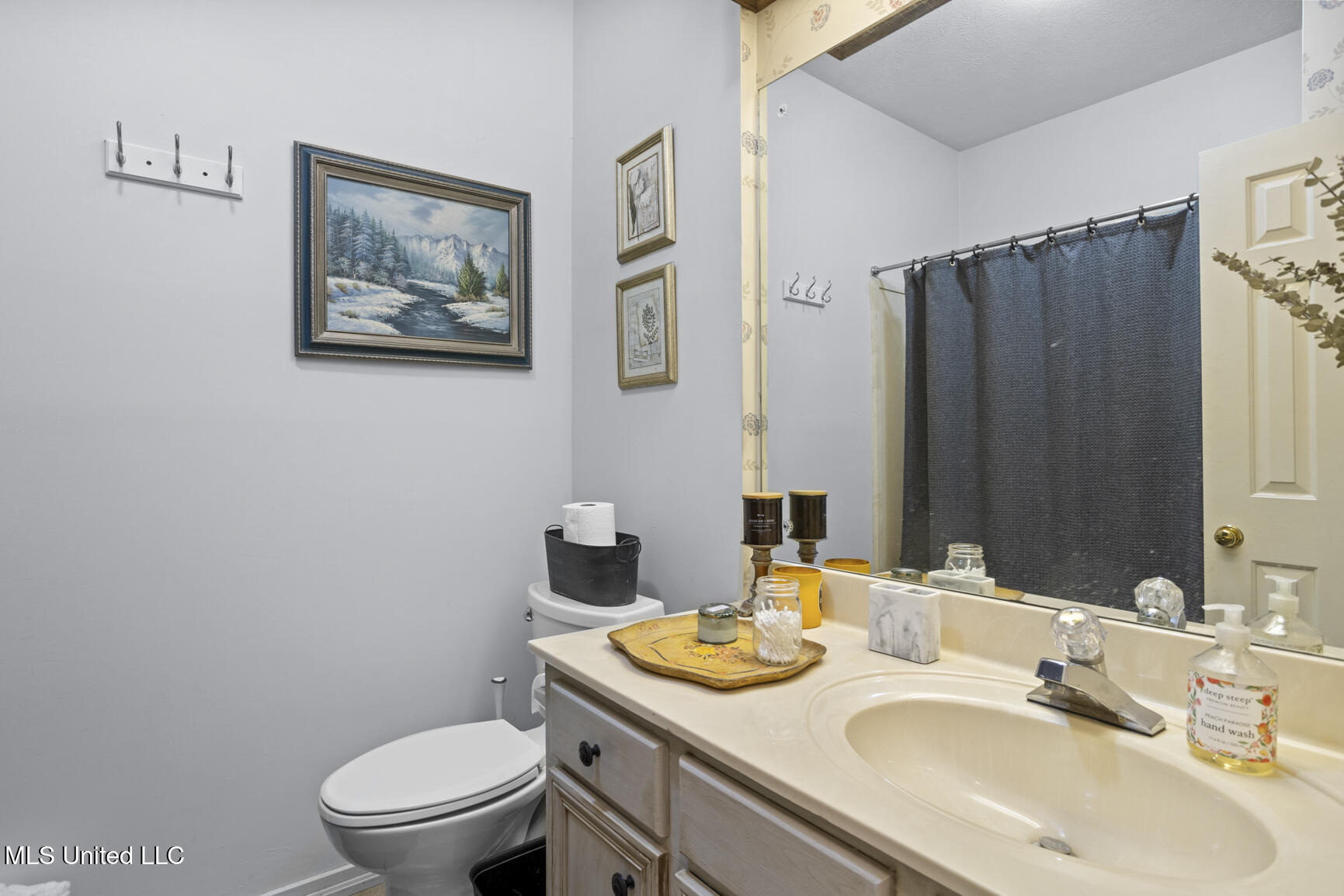 107 Newport Circle Property Photo 17