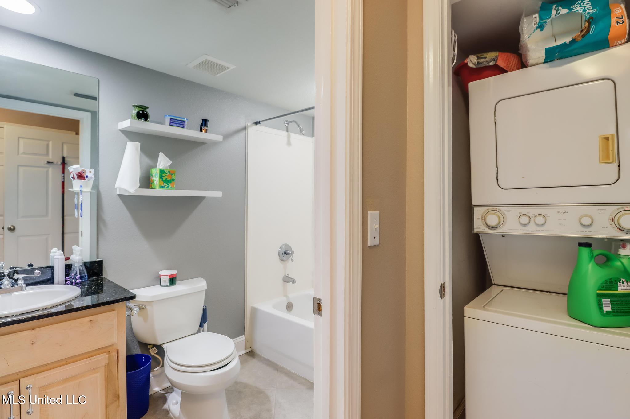 2046 Beach Boulevard Property Photo 12